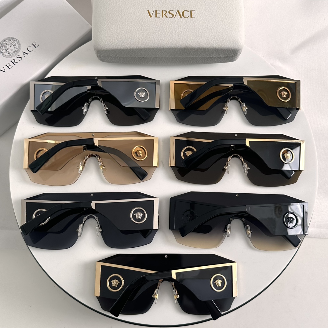  ‼️ 模特图 Versace范思哲美杜莎
一片式朋克街头耍帅护目镜男墨镜
VE2220 size：12