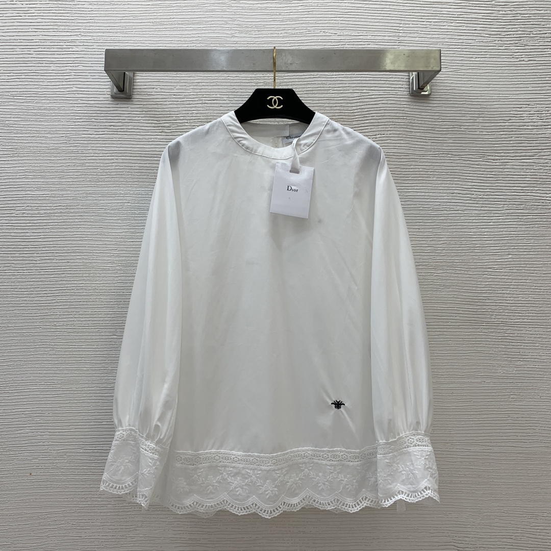 NO:295679,Model number D24123189 Dio* new style sweet hollow embroidered lace spliced ​​bee embroidery decoration loose slim round neck long sleeve cotton shirt!  White, (M size bust 100, rotator sleeve 70, garment length 70), dior, alexander wang19860909款号D24123189 Dio*新款气质甜美镂空绣花蕾丝拼接小蜜蜂刺绣装饰宽松显瘦圆领长袖棉质衬衣！白色,（M码 胸围100,连肩袖70,衣长70）,,dior,alexander wang,Women's clothing
