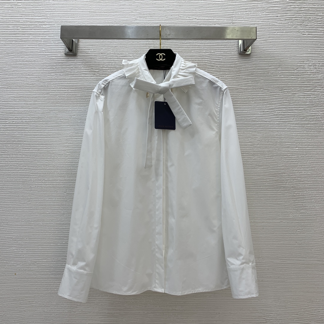 NO:295663,Model number D24123187 LOUIS*Doujia LV new custom pure cotton fabric, simple temperament pressed pleated wood ear splicing, removable zipper collar personalized design bow decorative lapel long-sleeved shirt!  (M size front bust 96/104, sleeve length 59, clothing length 69), louis vuitton, louis vuitton, louis vuitton, louis vuitton, louis vuitton, alexander wang19860909款号D24123187 LOUIS*驴家LV新款定制纯棉面料、气质简约压褶木耳边拼接、可拆卸拉链领子个性设计蝴蝶结装饰翻领长袖衬衣！（M码前胸围96/104,袖长59,衣长69）,,louis vuitton,louis vuitton,louis vuitton,louis vuitton,alexander wang,Women's clothing