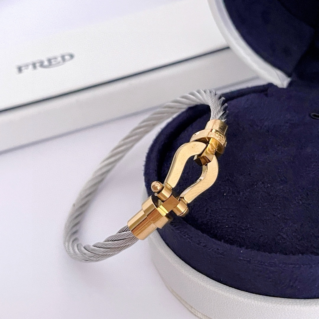 Fred 火爆 𝗙𝗥𝗘𝗗 费雷德手绳 光面马蹄扣手镯手链 百搭 土豪金配色 贵气十足