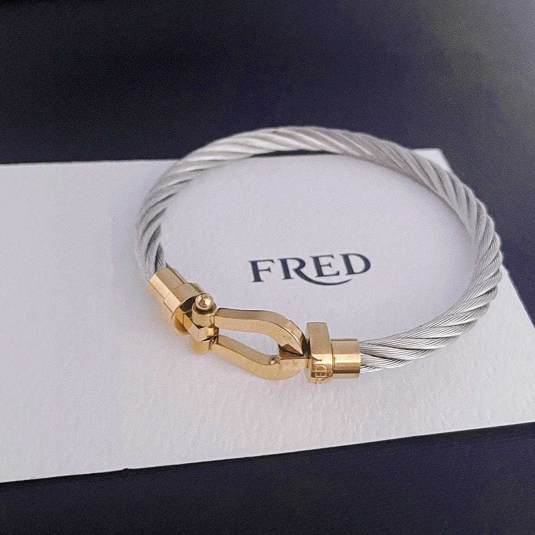 Fred 火爆 𝗙𝗥𝗘𝗗 费雷德手绳 光面马蹄扣手镯手链 百搭 土豪金配色 贵气十足