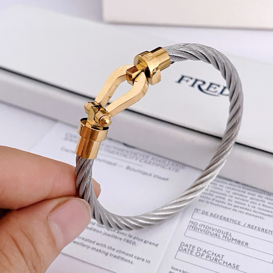 Fred 火爆 𝗙𝗥𝗘𝗗 费雷德手绳 光面马蹄扣手镯手链 百搭 土豪金配色 贵气十足