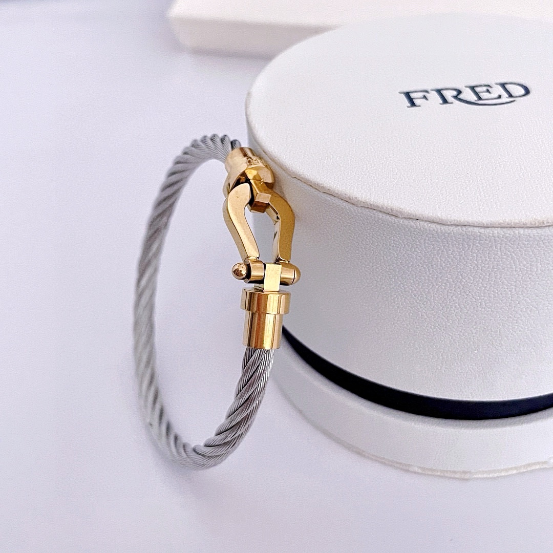 Fred 火爆 𝗙𝗥𝗘𝗗 费雷德手绳 光面马蹄扣手镯手链 百搭 土豪金配色 贵气十足