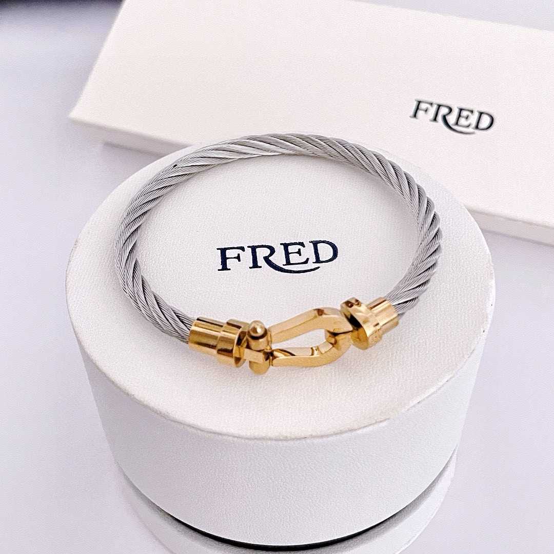 Fred 火爆 𝗙𝗥𝗘𝗗 费雷德手绳 光面马蹄扣手镯手链 百搭 土豪金配色 贵气十足