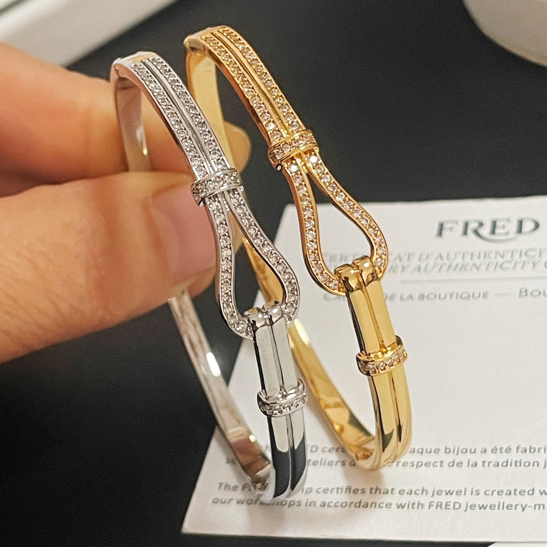 FRED 费雷德满钻马蹄扣手镯,经典百搭,网红达人 时尚一族备必‬单品