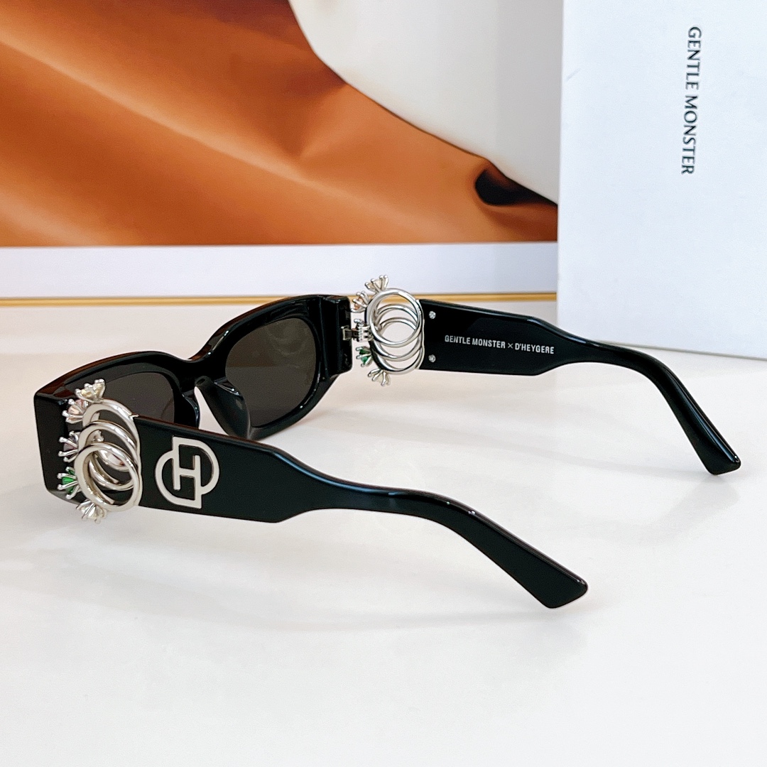  GENTLE MONSTER
MODRINGS
SIZE45-22-146
🔝🔝