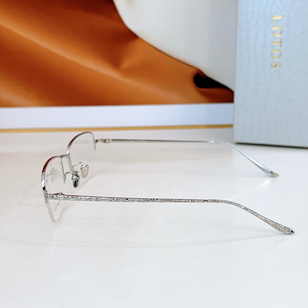  Lotus STO1102
Titanium
方形近视眼镜 
size：57-19-145
🔝🔝