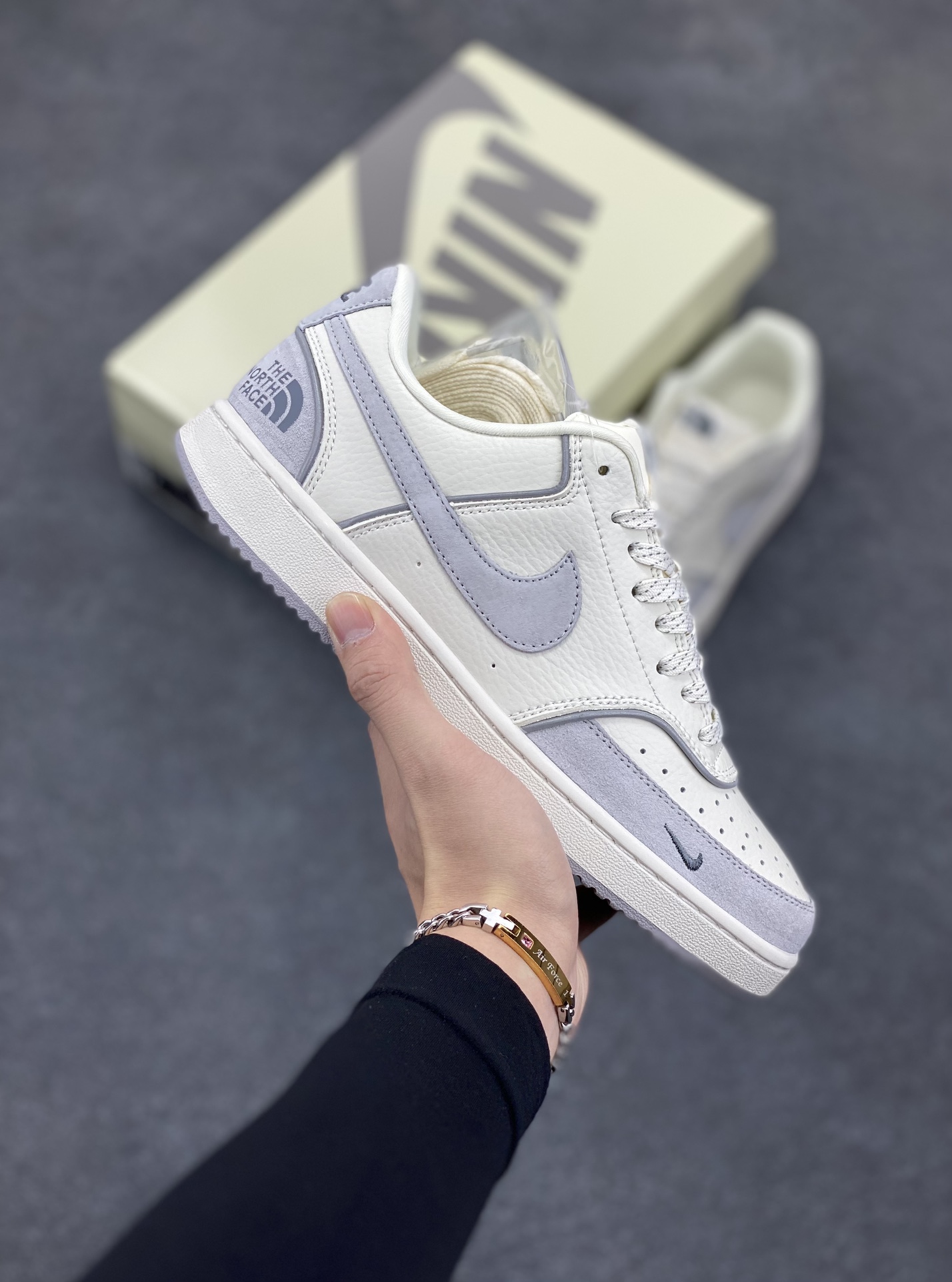 海外爆款 ZP订单 NIKE EBERNON Low prm 小空军低帮百搭透气休闲运动板鞋 独家头层版本 原数据独家私模大底 纯正版型 清洁度完美 货号：FD5188-119 尺码：36 36.5 37.5 38 38.5 39 40 40.5 41 42 42.5 43 44 44.5 45-选品中心