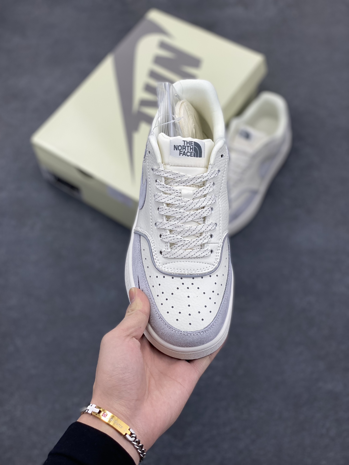 图片[2]-海外爆款 ZP订单 NIKE EBERNON Low prm 小空军低帮百搭透气休闲运动板鞋 独家头层版本 原数据独家私模大底 纯正版型 清洁度完美 货号：FD5188-119 尺码：36 36.5 37.5 38 38.5 39 40 40.5 41 42 42.5 43 44 44.5 45-选品中心