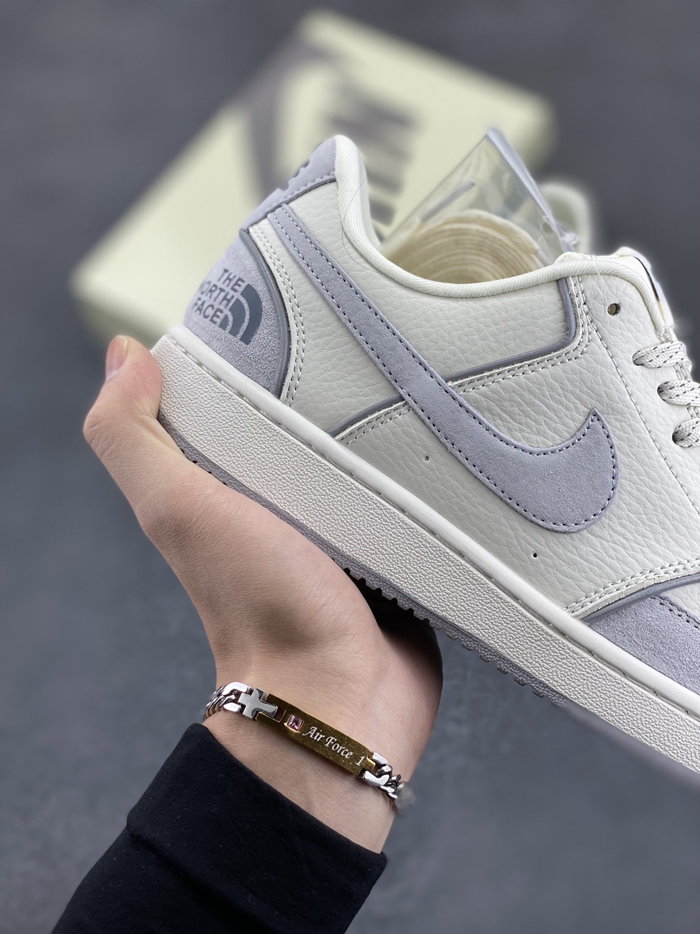 图片[6]-海外爆款 ZP订单 NIKE EBERNON Low prm 小空军低帮百搭透气休闲运动板鞋 独家头层版本 原数据独家私模大底 纯正版型 清洁度完美 货号：FD5188-119 尺码：36 36.5 37.5 38 38.5 39 40 40.5 41 42 42.5 43 44 44.5 45-选品中心