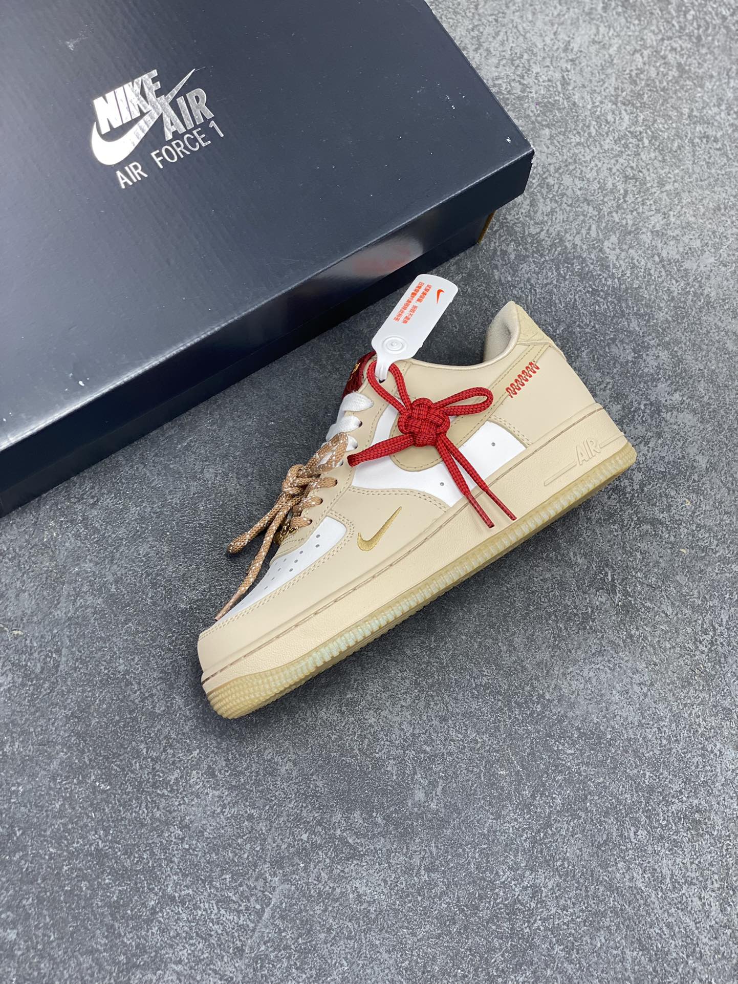 图片[7]-Nike Air Force 1 Low 蛇年限定浅棕 空军一号低帮运动休闲板鞋 原楦头原纸板 打造纯正空军版型 专注外贸渠道 全掌内置蜂窝气垫 原盒配件 原厂中底钢印、拉帮完美 货号：HV5990-172 尺码：36 36.5 37.5 38 38.5 39 40 40.5 41 42 42.5 43 44 44.5 45-选品中心