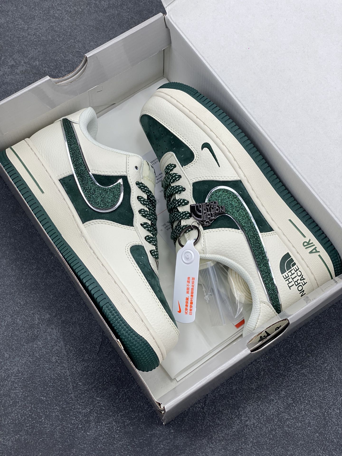 图片[9]-NIke Air Force 1 \’07 Low “北面联名”空军一号 低帮 运动鞋 休闲鞋 折边针车 工艺难度大 原楦头原纸板 原装鞋盒 定制五金配件 内置全掌气垫 原厂鞋底 货号：QY6818-528 尺码：36 36.5 37.5 38 38.5 39 40 40.5 41 42 42.5 43 44 44.5 45-选品中心