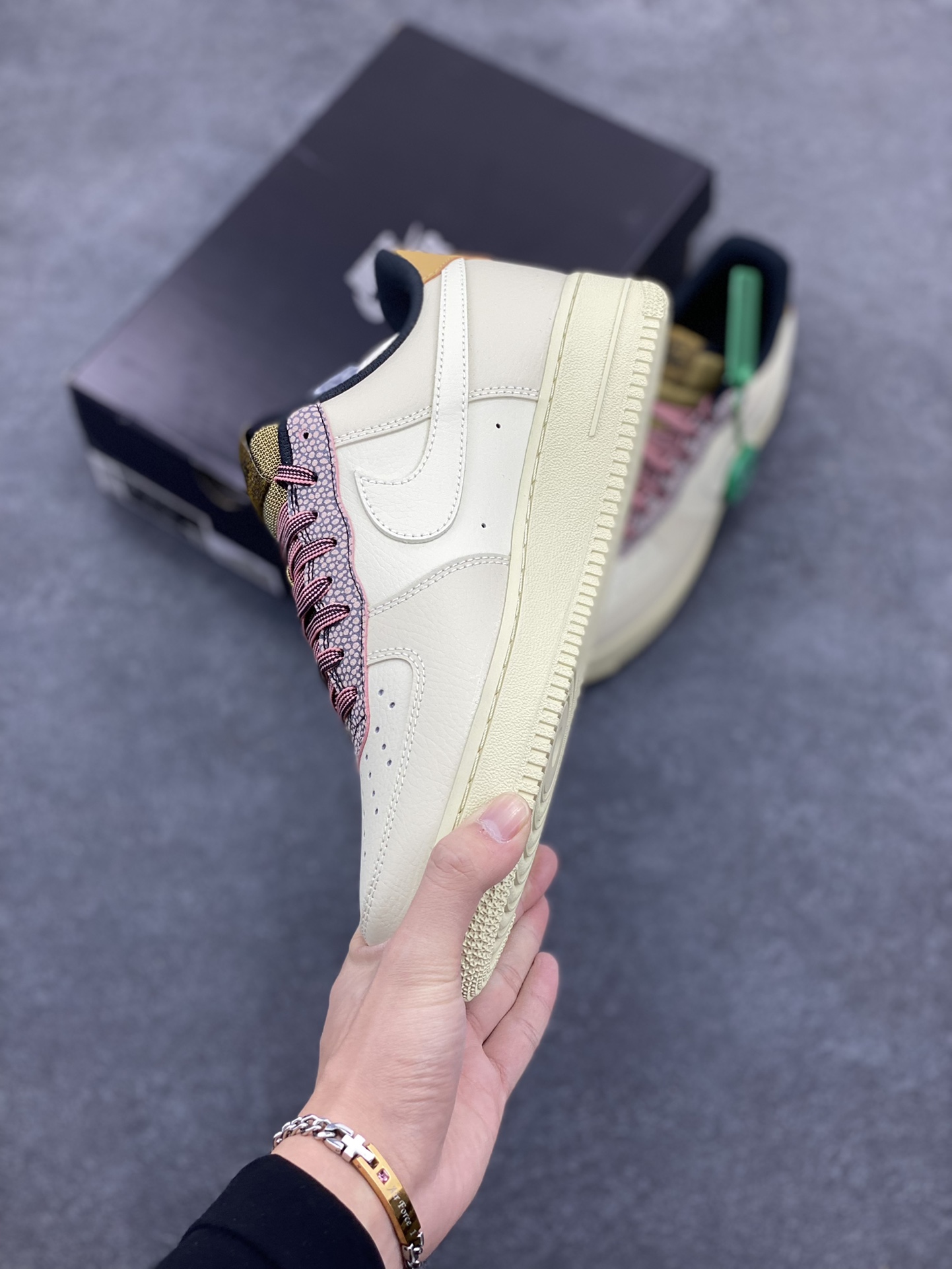 图片[3]-HY版本💯 Nike Air Force 1 Low 鹅卵石 原楦头原纸板 打造纯正空军版型#专注外贸渠道 全掌内置蜂窝气垫 #原盒配件 原厂中底钢印、拉帮完美 货号：CK4363-200 尺码：36 36.5 37.5 38 38.5 39 40 40.5 41 42 42.5 43 44 44.5 45 46-选品中心