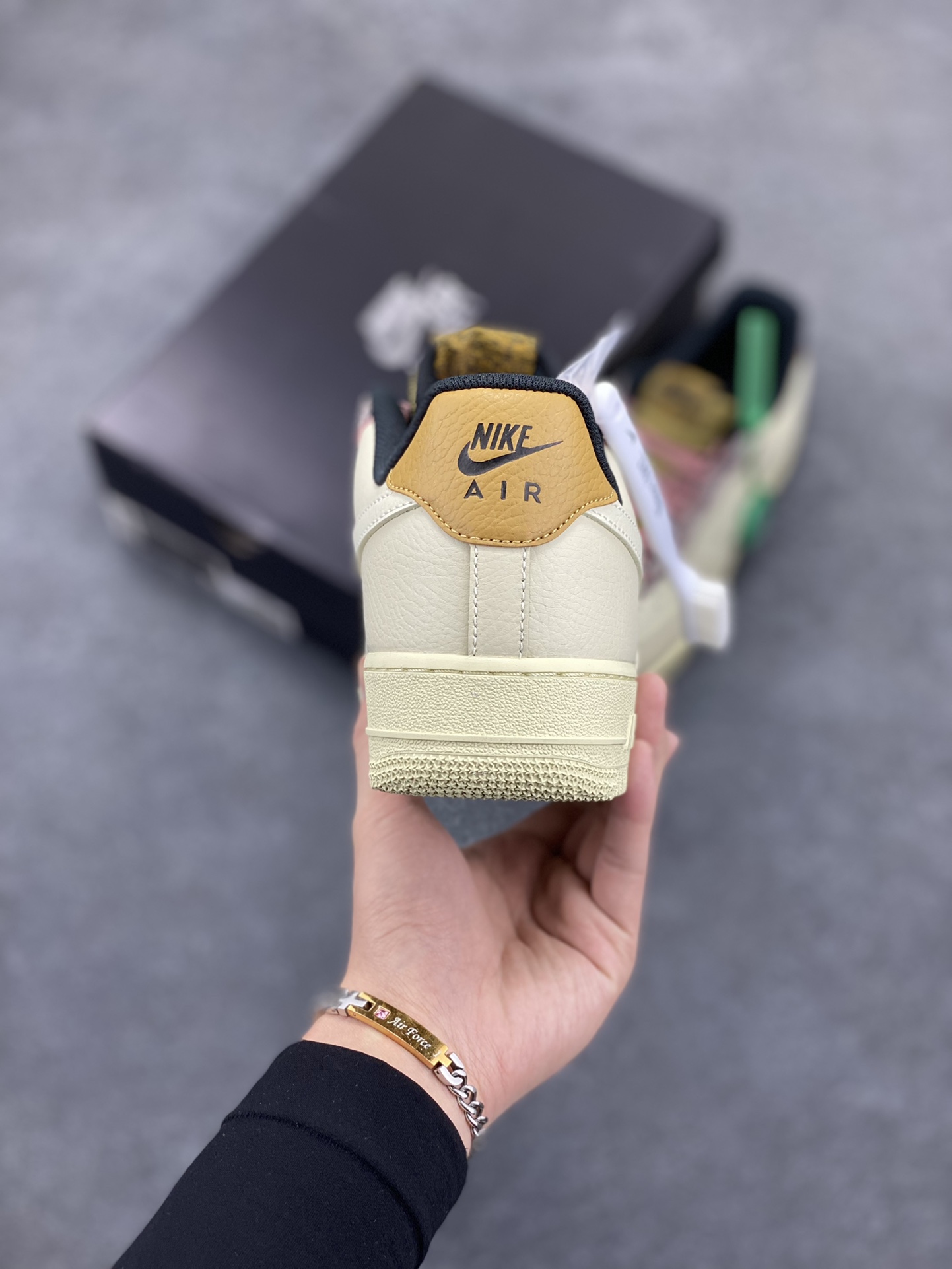 图片[4]-HY版本💯 Nike Air Force 1 Low 鹅卵石 原楦头原纸板 打造纯正空军版型#专注外贸渠道 全掌内置蜂窝气垫 #原盒配件 原厂中底钢印、拉帮完美 货号：CK4363-200 尺码：36 36.5 37.5 38 38.5 39 40 40.5 41 42 42.5 43 44 44.5 45 46-选品中心