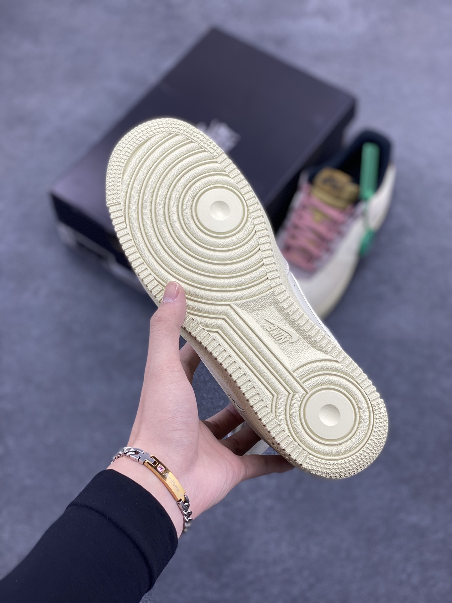 图片[5]-HY版本💯 Nike Air Force 1 Low 鹅卵石 原楦头原纸板 打造纯正空军版型#专注外贸渠道 全掌内置蜂窝气垫 #原盒配件 原厂中底钢印、拉帮完美 货号：CK4363-200 尺码：36 36.5 37.5 38 38.5 39 40 40.5 41 42 42.5 43 44 44.5 45 46-选品中心