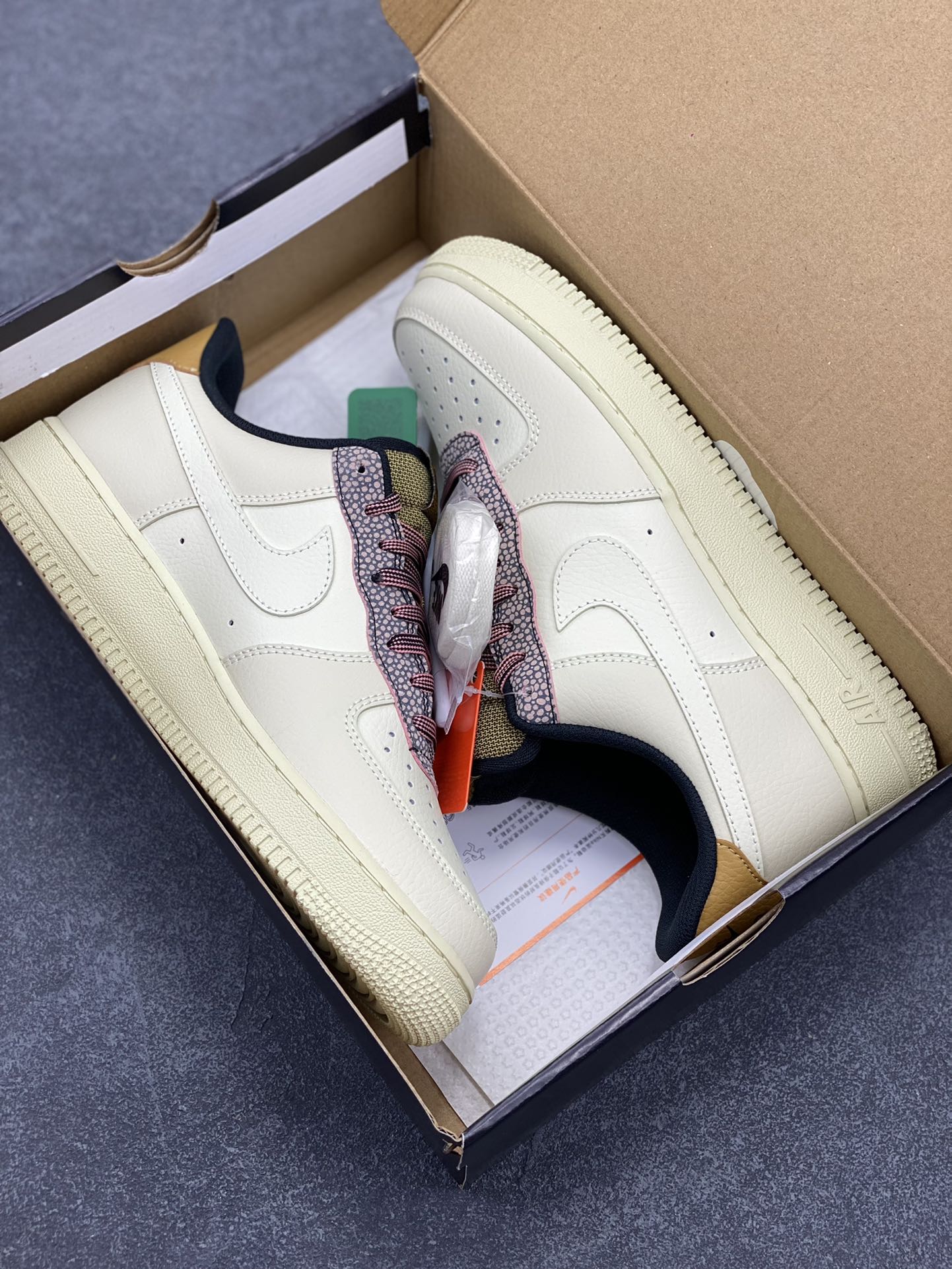 图片[9]-HY版本💯 Nike Air Force 1 Low 鹅卵石 原楦头原纸板 打造纯正空军版型#专注外贸渠道 全掌内置蜂窝气垫 #原盒配件 原厂中底钢印、拉帮完美 货号：CK4363-200 尺码：36 36.5 37.5 38 38.5 39 40 40.5 41 42 42.5 43 44 44.5 45 46-选品中心