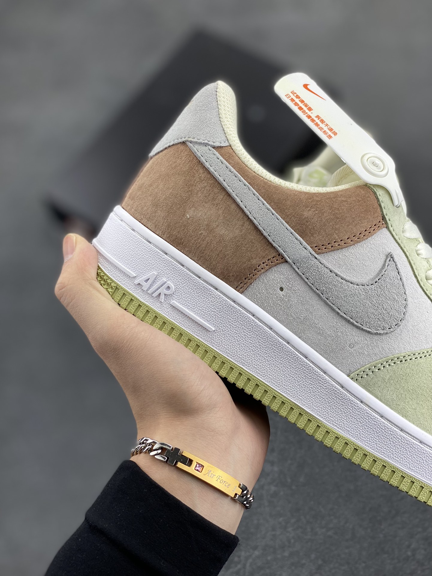 图片[6]-Nike Air Force 1 Low ’07 青苹果 配色 空军一号低帮休闲板鞋 原厂麂皮 原楦原纸板 纯正版型 正品NFC感应芯片 高清洁度 内置全掌气垫 货号：DL5819-618 尺码：36 36.5 37.5 38 38.5 39 40 40.5 41 42 42.5 43 44 44.5 45-选品中心