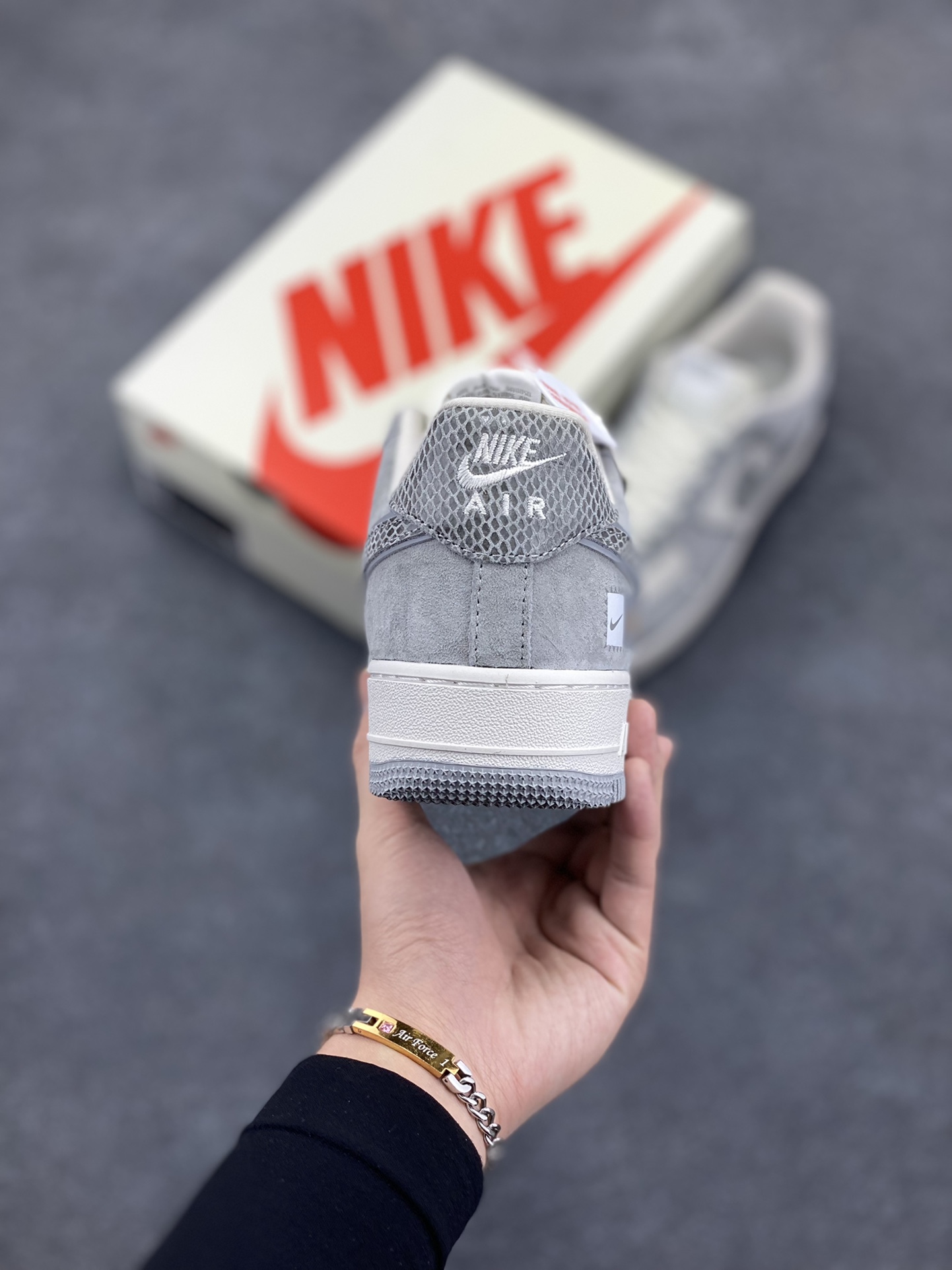 图片[4]-NIke Air Force 1 \’07 Low “北面联名——猪八灰蛇纹”空军一号 低帮 运动鞋 休闲鞋 折边针车 工艺难度大 原楦头原纸板 原装鞋盒 定制五金配件 内置全掌气垫 原厂鞋底 货号：DF0188-027 尺码：36 36.5 37.5 38 38.5 39 40 40.5 41 42 42.5 43 44 44.5 45-选品中心