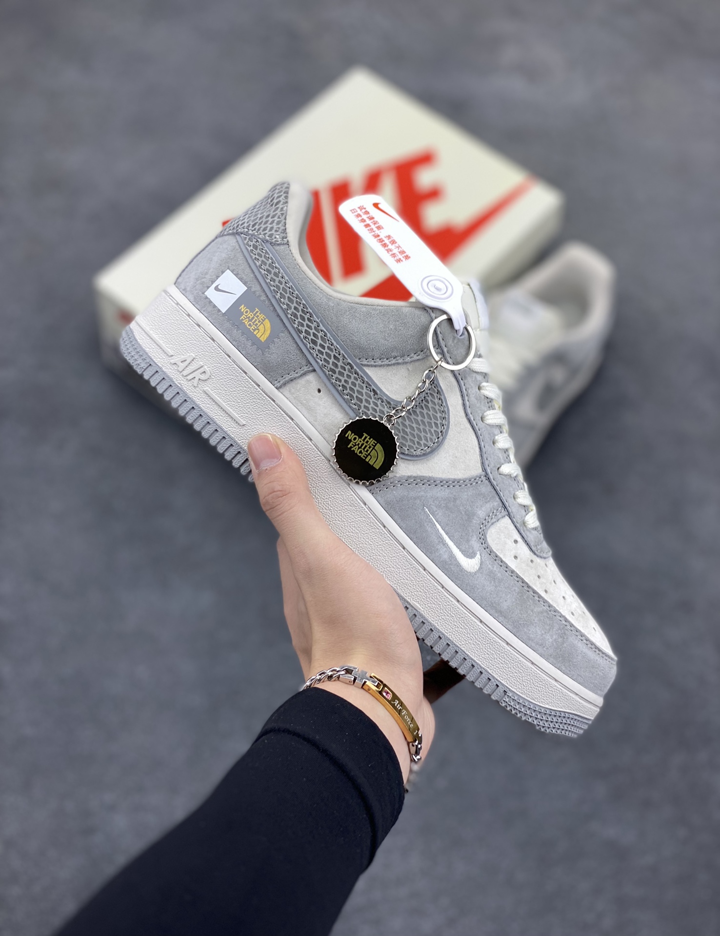 NIke Air Force 1 \’07 Low “北面联名——猪八灰蛇纹”空军一号 低帮 运动鞋 休闲鞋 折边针车 工艺难度大 原楦头原纸板 原装鞋盒 定制五金配件 内置全掌气垫 原厂鞋底 货号:DF0188-027 尺码:36 36.5 37.5 38 38.5 39 40 40.5 41 42 42.5 43 44 44.5 45-选品中心