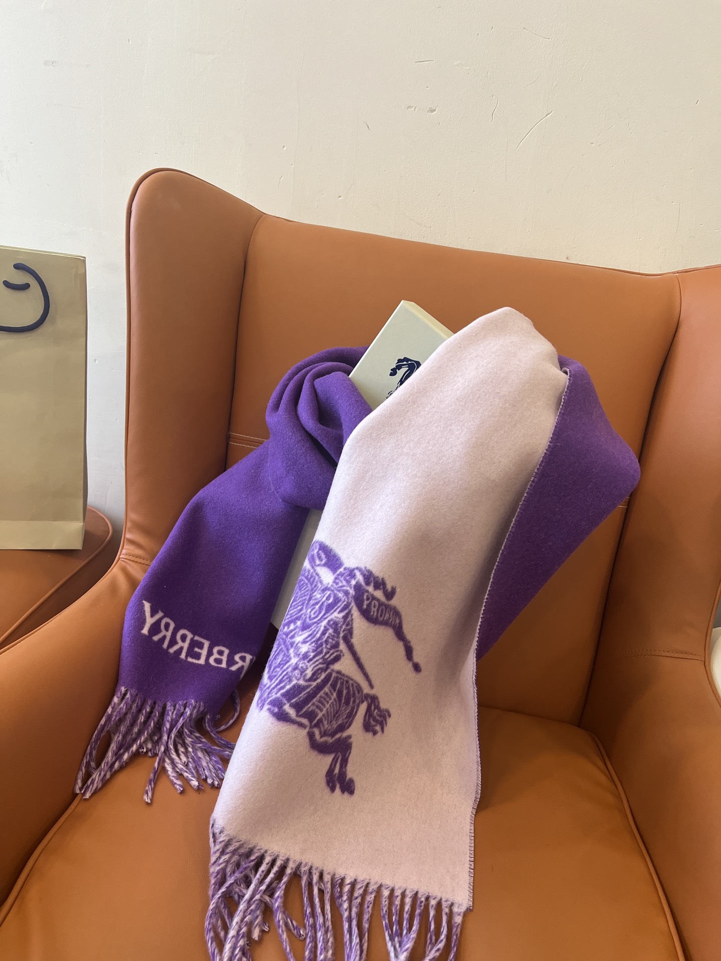 High-Quality Bobley Wool Scarf: Classic Design, Excellent Heating, Graceful Fashion Statement - 图片 7