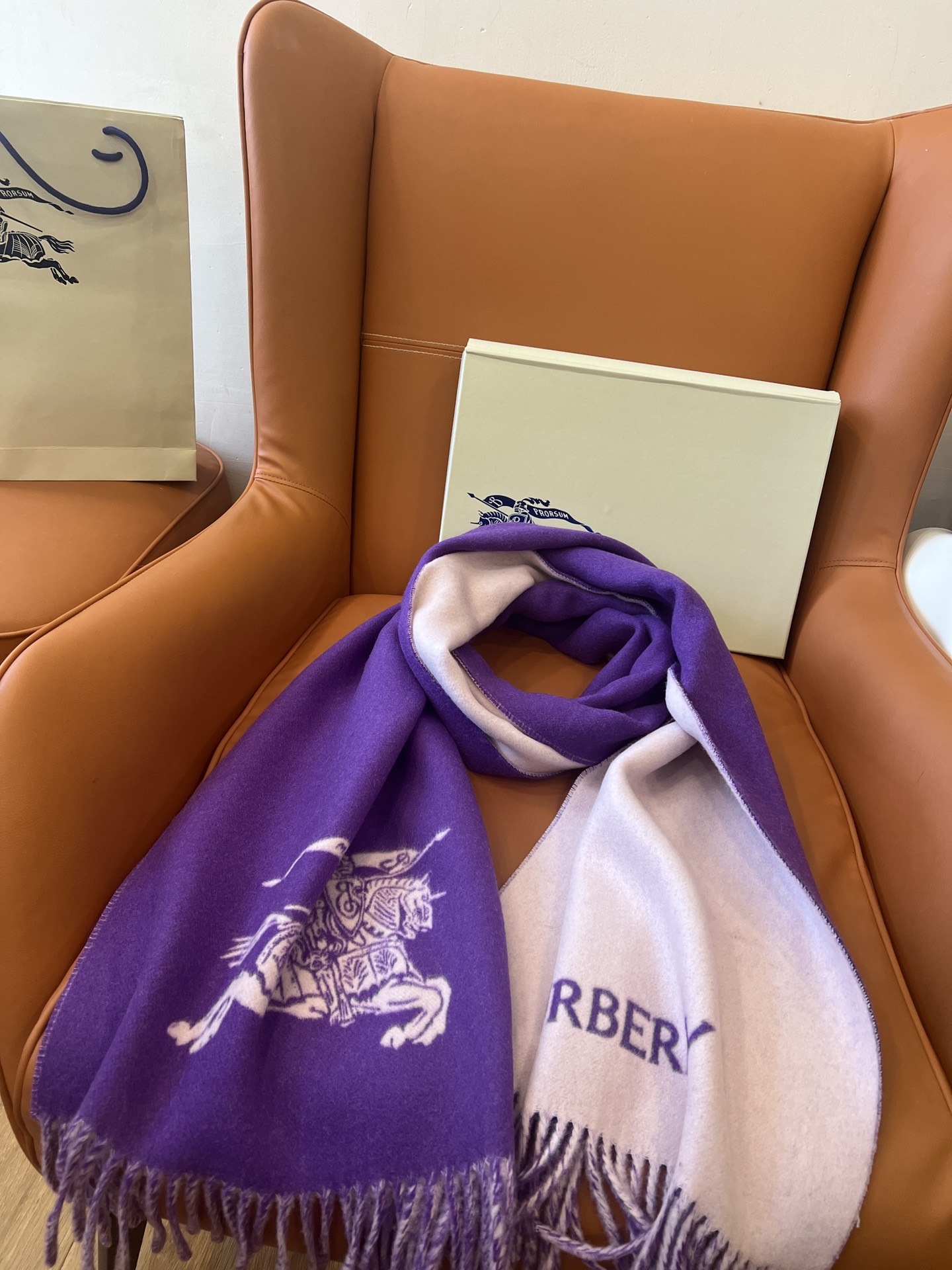 High-Quality Bobley Wool Scarf: Classic Design, Excellent Heating, Graceful Fashion Statement - 图片 5