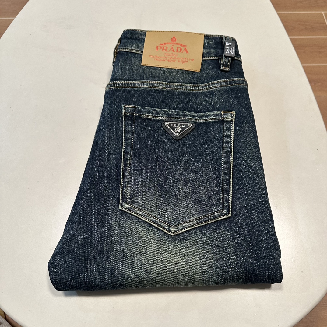 NO:423377,Fleece jeans (supporting after-sales service after-sales service) PRA Prada exclusively for new styles jeans, high-end version!  Customized fabrics for counters are breathable and comfortable, with impeccable details, and the brand element design concept reflects high quality. The feel is delicate and soft!  It is casually cut, with a great upper body style!  29-40, prada, prada, jeans, alexander wang19860909加绒牛仔裤（支持年后售后） PRA 普拉达独家专供新款 牛仔裤,高端版本！专柜定制面料 透气舒适度高,细节无可挑剔,品牌元素设计理念,体现高品质.手感细腻柔软！呈现休闲裁剪,上身版型超赞！ 码数29-40,,prada,prada,jeans,alexander wang,Men's clothing