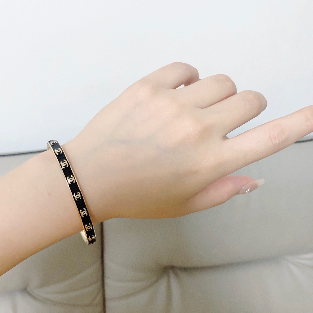 white enamel opening bracelet 💜 Chanel high-quality colored bracelet 🍀🍀🍀 Sup - Jewelry 3
