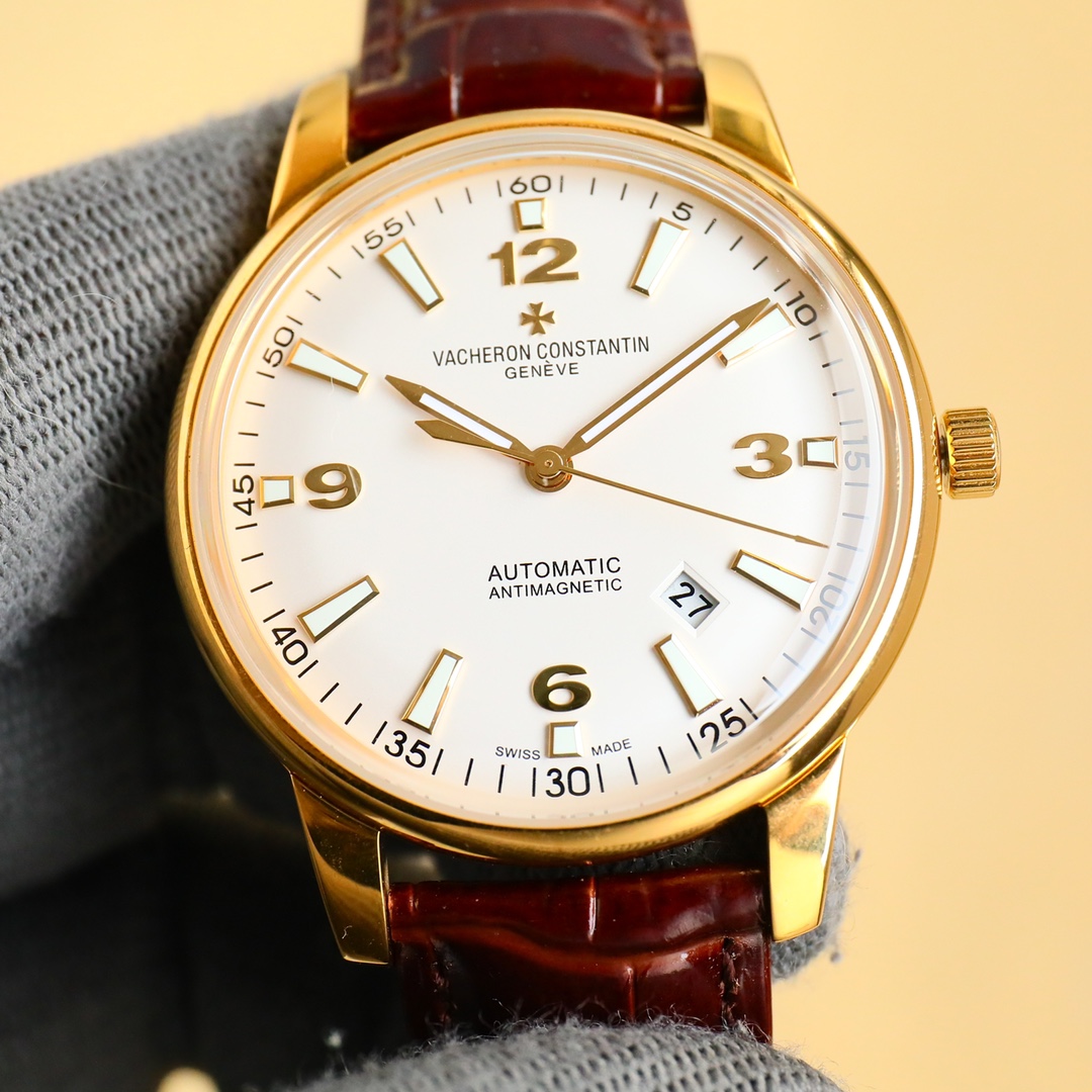 NO:147068,White shell, gold shell Vacheron Constantin Longitudinal Four Seas series watch upgraded version The watch is equipped with original. It makes the watch look thinner, the frequency is 28,800 vibrations per hour to improve the four angle curves of the case. The dial color curve is more in line with the dial, the dial is polished more delicately, the market's latest pot cover glass material, super strong 3D three-dimensional sense, ultra-thin craftsmanship, 41mm diameter, the overall closer to the counter and Italian cowhide to make the wrist fit and comfortable!  The Vacheron Constantin inheritance series produced by the major manufacturers integrates Vacheron Constantin's most unique DNA and is a symbol of Vacheron Constantin's ultimate elegance, which fully reflects the purest tradition of the high-end watchmaking industry!  Suitable for all kinds of business occasions, simple, refined and elegant, exquisite and exquisite reproduction, please enjoy it!  Welcome to reprint!  ,vacheron,cowhide19860909白壳,金壳 江诗丹顿纵横四海系列腕表升级版该表搭载由原装.让表更显纤薄,频率为每小时振动28,800次对表壳的四个角弧度进行改善,表盘颜色弧度更契合,表盘打磨更细腻,市场独家最新锅盖玻璃材质,超强的3D立体感,超薄工艺,直径41mm,整体更贴近专柜搭配意大利牛皮让手腕更贴合舒适！大厂出品的江诗丹顿的传承系列融汇了江诗丹顿最独特的DNA,是江诗丹顿极致优雅的象征充分体现了高级制表业最纯粹的传统！适合各种商务场合,简敛精致不失优雅精品复刻,敬请品鉴！欢迎转载！,,vacheron,cowhide,Watch