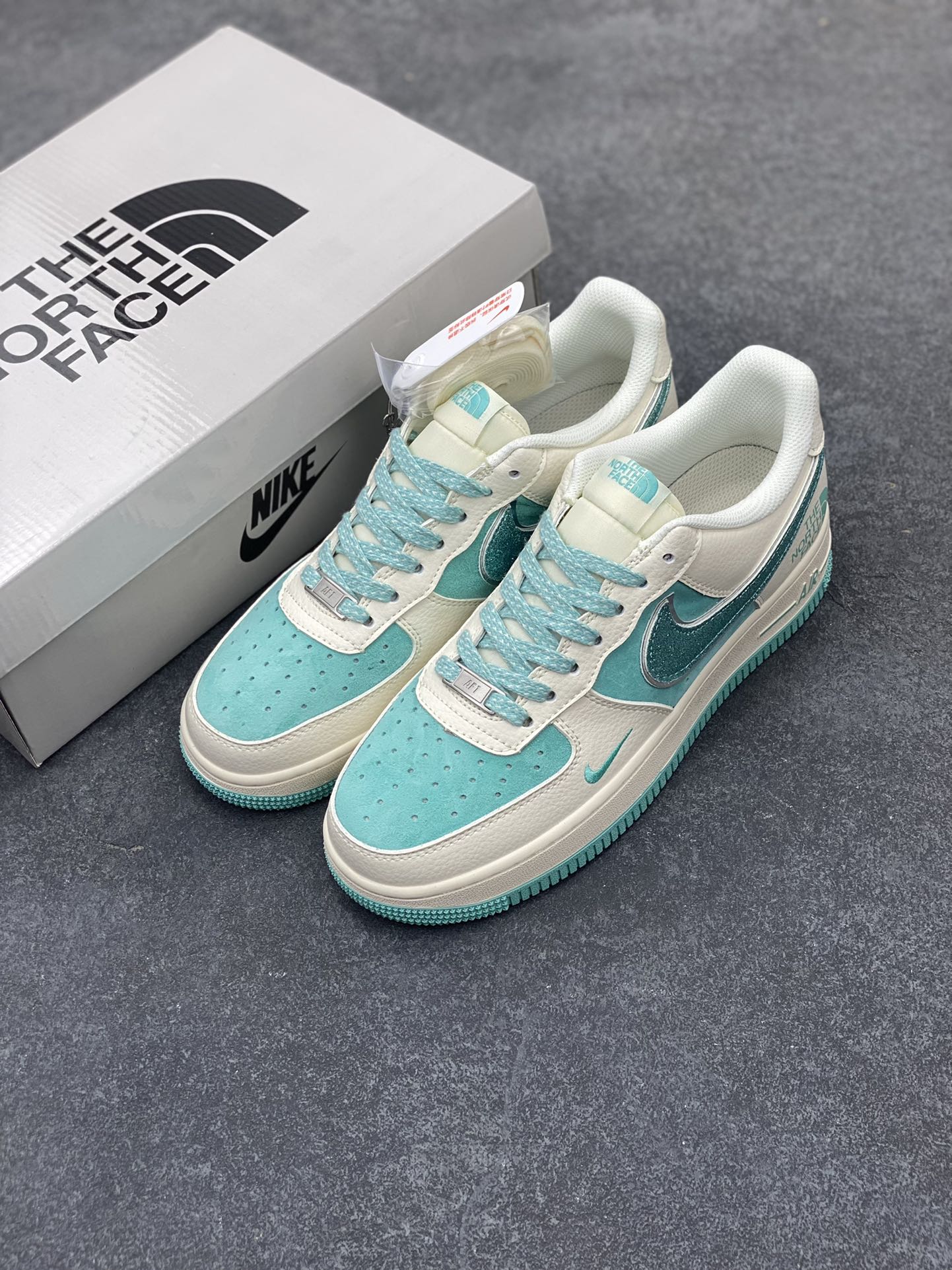 图片[8]-NIke Air Force 1 \’07 Low “北面联名”空军一号 低帮 运动鞋 休闲鞋 折边针车 工艺难度大 原楦头原纸板 原装鞋盒 定制五金配件 内置全掌气垫 原厂鞋底 货号：QY6818-529 尺码：36 36.5 37.5 38 38.5 39 40 40.5 41 42 42.5 43 44 44.5 45-选品中心