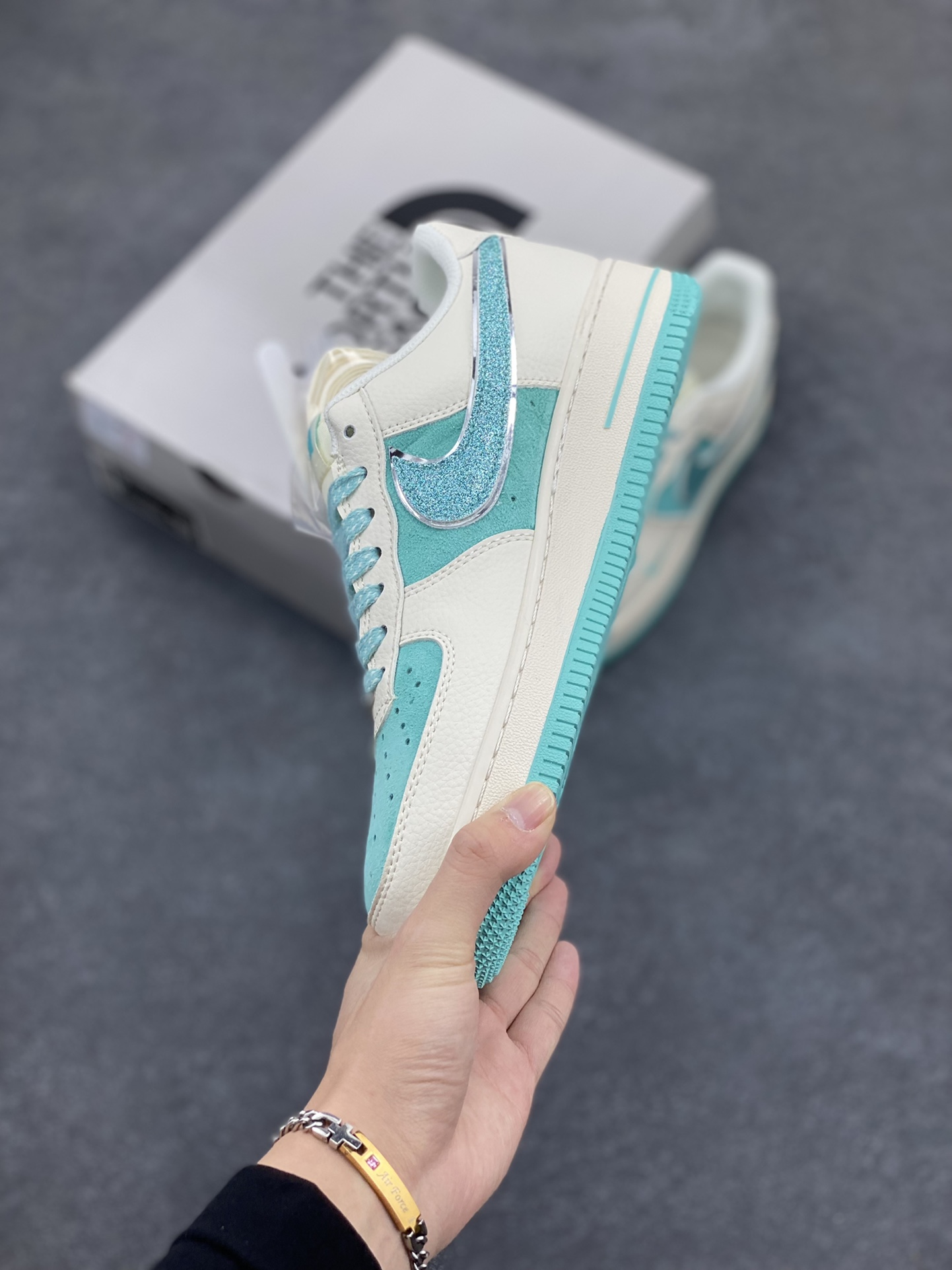 图片[3]-NIke Air Force 1 \’07 Low “北面联名”空军一号 低帮 运动鞋 休闲鞋 折边针车 工艺难度大 原楦头原纸板 原装鞋盒 定制五金配件 内置全掌气垫 原厂鞋底 货号：QY6818-529 尺码：36 36.5 37.5 38 38.5 39 40 40.5 41 42 42.5 43 44 44.5 45-选品中心
