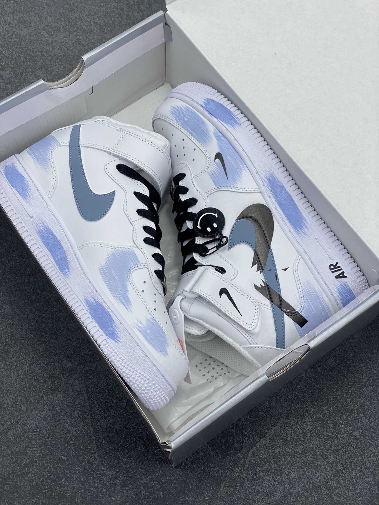 图片[9]-Nike Air Force 1 Low’07 断勾 喷绘 空军一号中帮休闲板鞋 定制皮料 原厂3D打印 定制鞋盒 原楦原纸板 纯正空军版型 内置全掌气垫 货号：ZH0316-056 尺码：36 36.5 37.5 38 38.5 39 40 40.5 41 42 42.5 43 44 44.5 45-选品中心