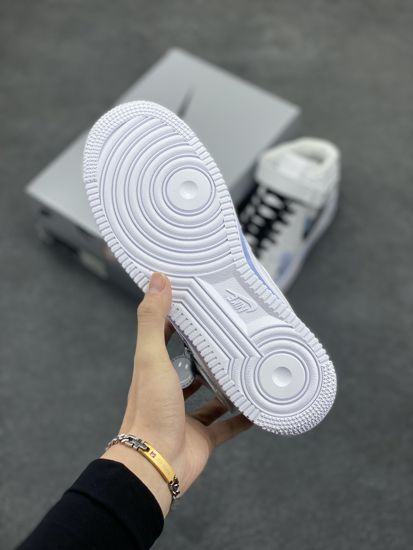 图片[5]-Nike Air Force 1 Low’07 断勾 喷绘 空军一号中帮休闲板鞋 定制皮料 原厂3D打印 定制鞋盒 原楦原纸板 纯正空军版型 内置全掌气垫 货号：ZH0316-056 尺码：36 36.5 37.5 38 38.5 39 40 40.5 41 42 42.5 43 44 44.5 45-选品中心