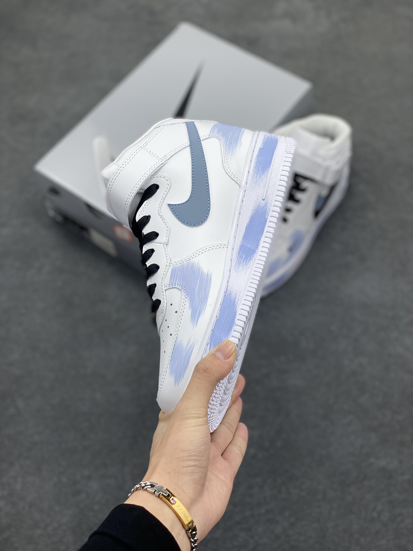 图片[3]-Nike Air Force 1 Low’07 断勾 喷绘 空军一号中帮休闲板鞋 定制皮料 原厂3D打印 定制鞋盒 原楦原纸板 纯正空军版型 内置全掌气垫 货号：ZH0316-056 尺码：36 36.5 37.5 38 38.5 39 40 40.5 41 42 42.5 43 44 44.5 45-选品中心