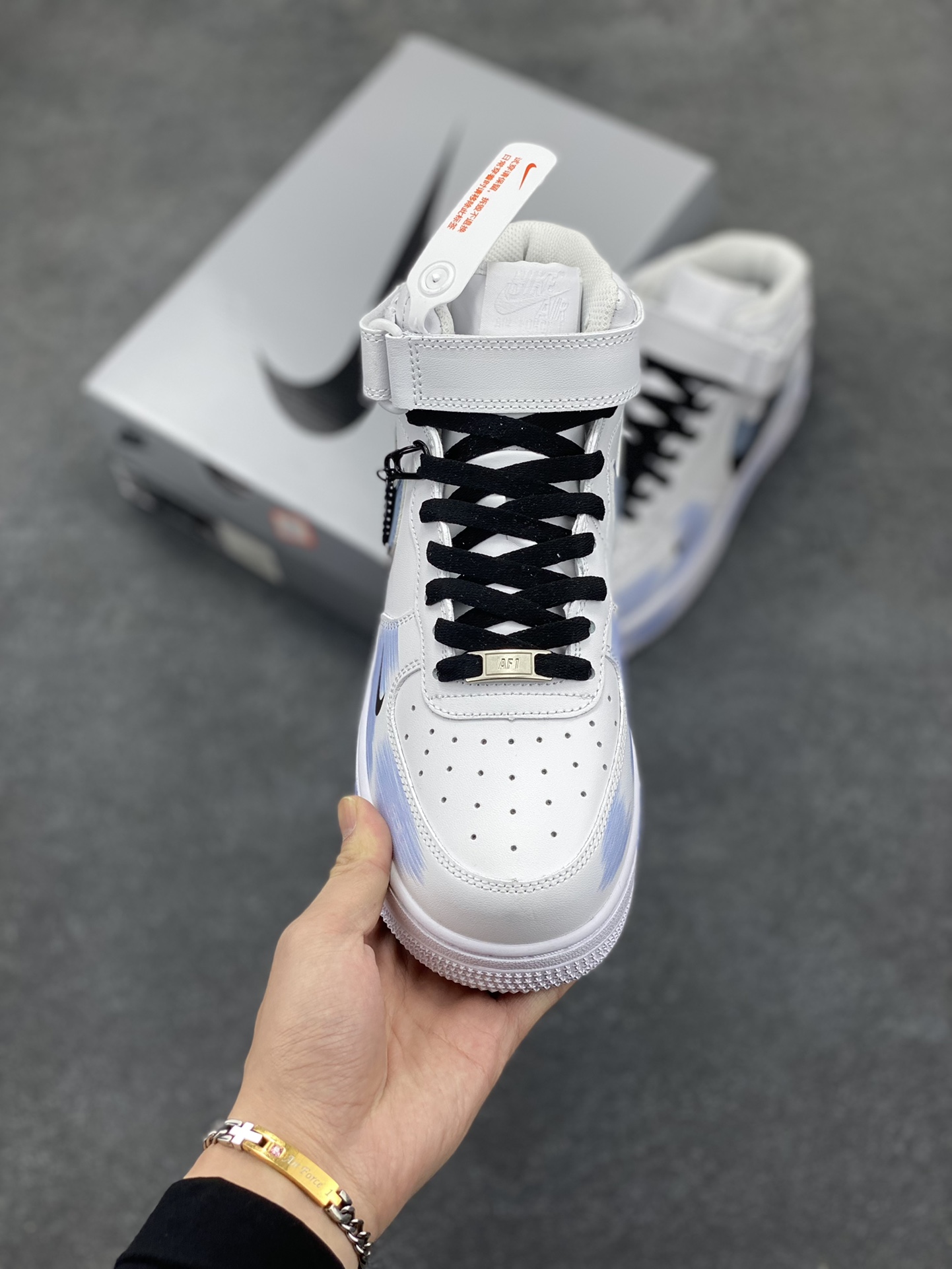 图片[2]-Nike Air Force 1 Low’07 断勾 喷绘 空军一号中帮休闲板鞋 定制皮料 原厂3D打印 定制鞋盒 原楦原纸板 纯正空军版型 内置全掌气垫 货号：ZH0316-056 尺码：36 36.5 37.5 38 38.5 39 40 40.5 41 42 42.5 43 44 44.5 45-选品中心