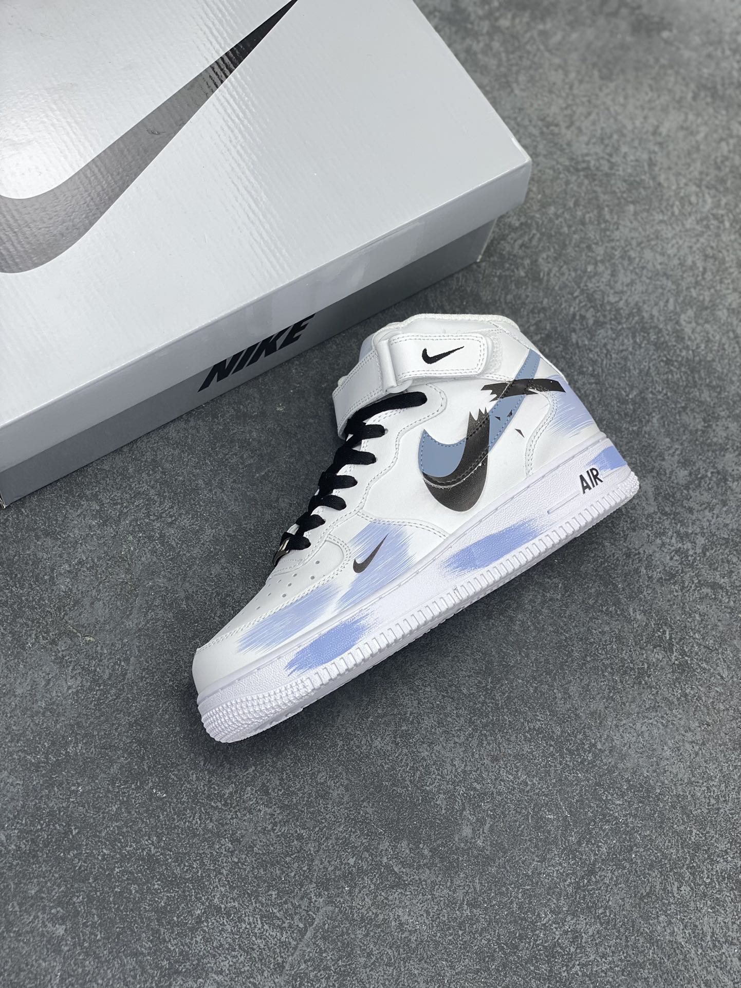 图片[7]-Nike Air Force 1 Low’07 断勾 喷绘 空军一号中帮休闲板鞋 定制皮料 原厂3D打印 定制鞋盒 原楦原纸板 纯正空军版型 内置全掌气垫 货号：ZH0316-056 尺码：36 36.5 37.5 38 38.5 39 40 40.5 41 42 42.5 43 44 44.5 45-选品中心