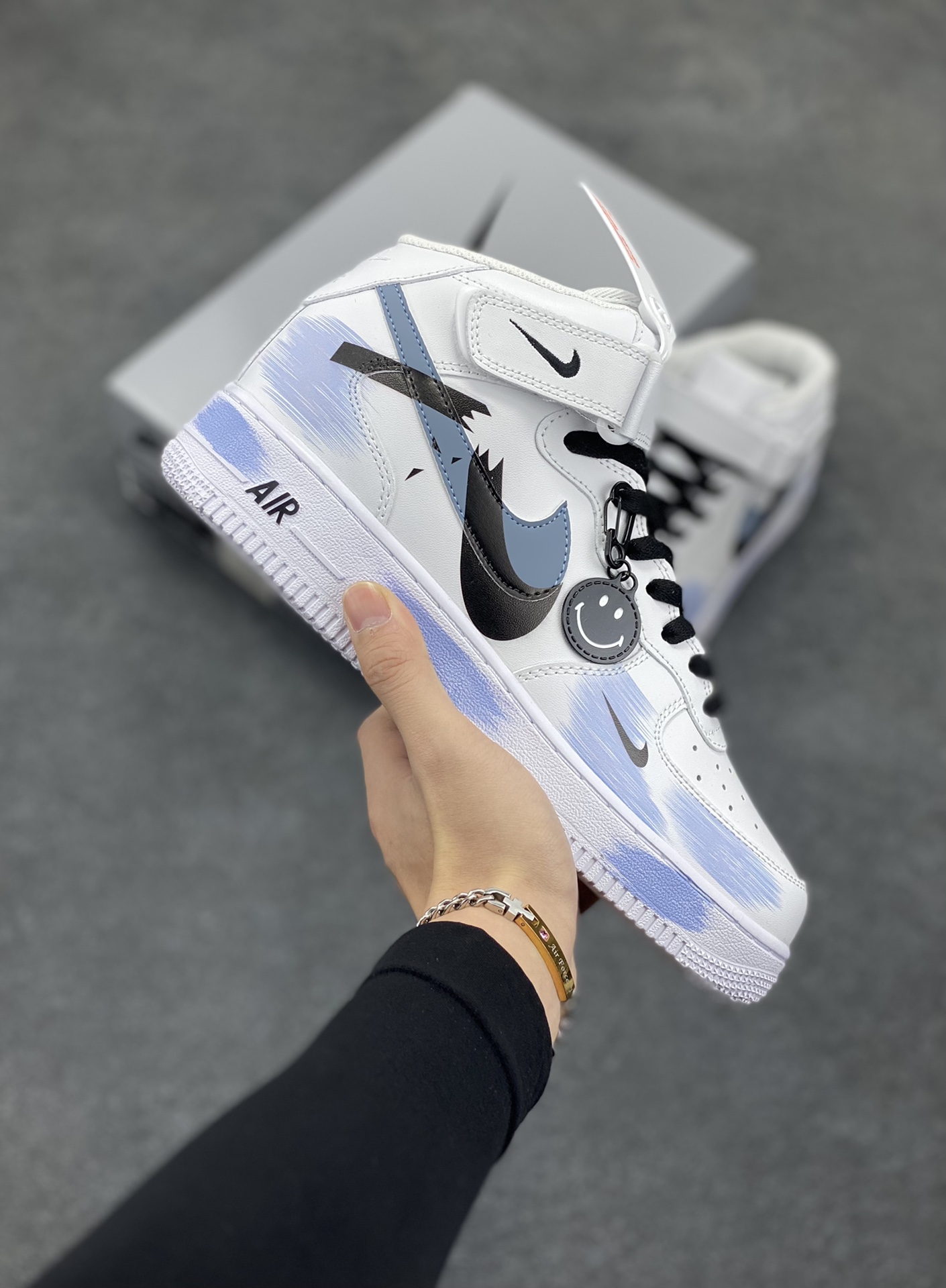 Nike Air Force 1 Low’07 断勾 喷绘 空军一号中帮休闲板鞋 定制皮料 原厂3D打印 定制鞋盒 原楦原纸板 纯正空军版型 内置全掌气垫 货号:ZH0316-056 尺码:36 36.5 37.5 38 38.5 39 40 40.5 41 42 42.5 43 44 44.5 45-选品中心