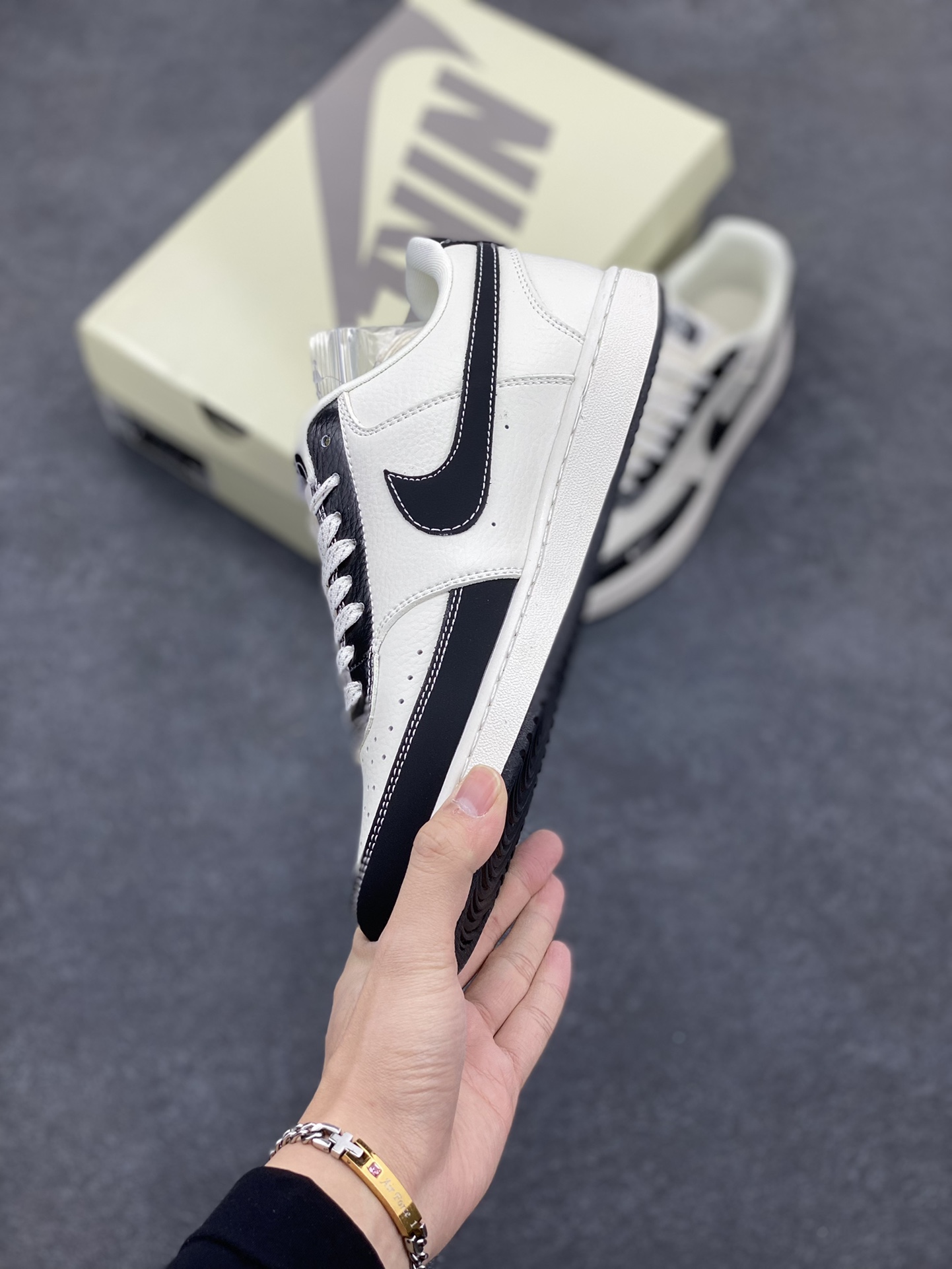 图片[3]-海外爆款 ZP订单 NIKE EBERNON Low prm 小空军低帮百搭透气休闲运动板鞋 独家头层版本 原数据独家私模大底 纯正版型 清洁度完美 货号：FD5188-118 尺码：36 36.5 37.5 38 38.5 39 40 40.5 41 42 42.5 43 44 44.5 45-选品中心