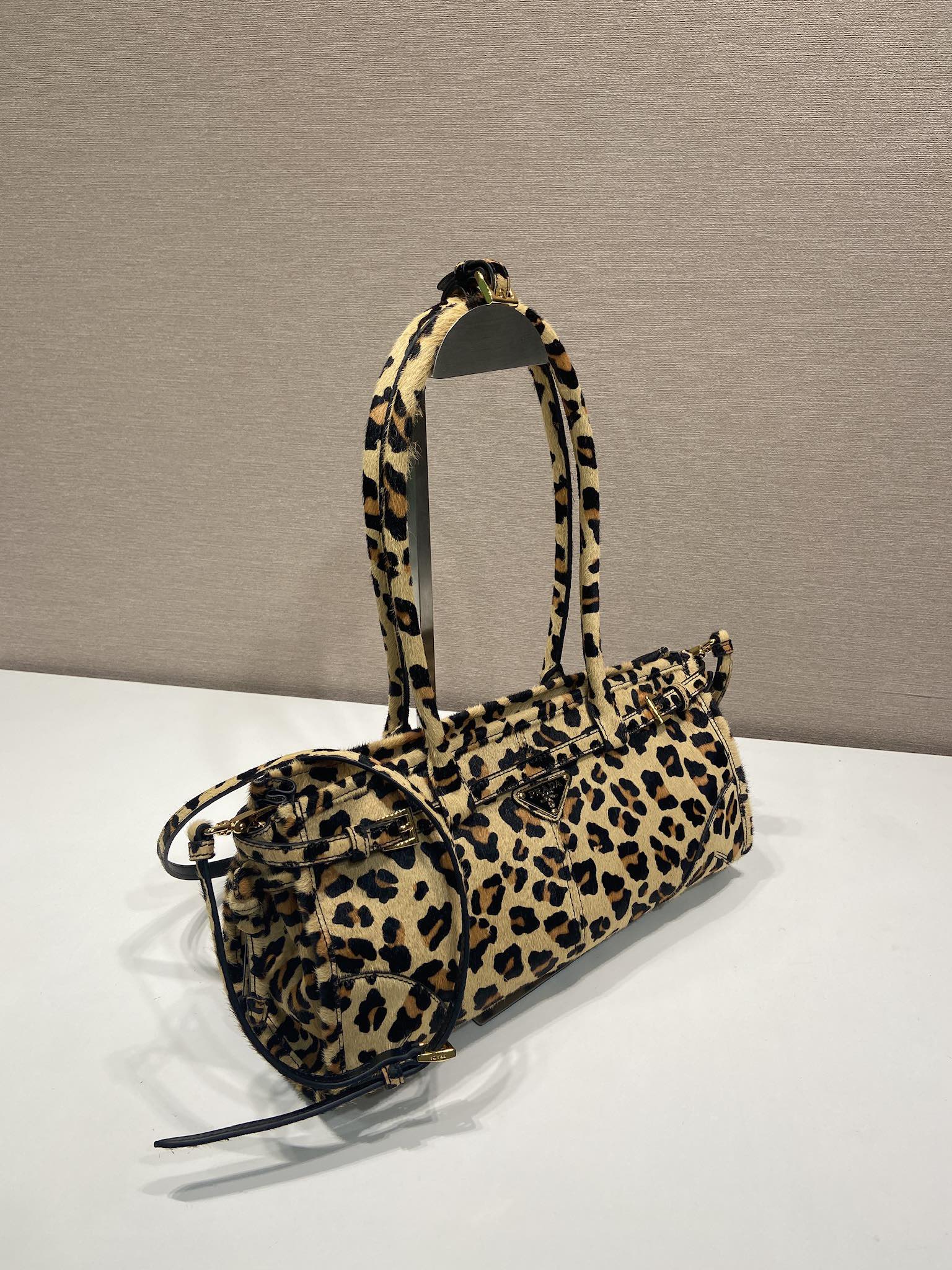 [Prada Women