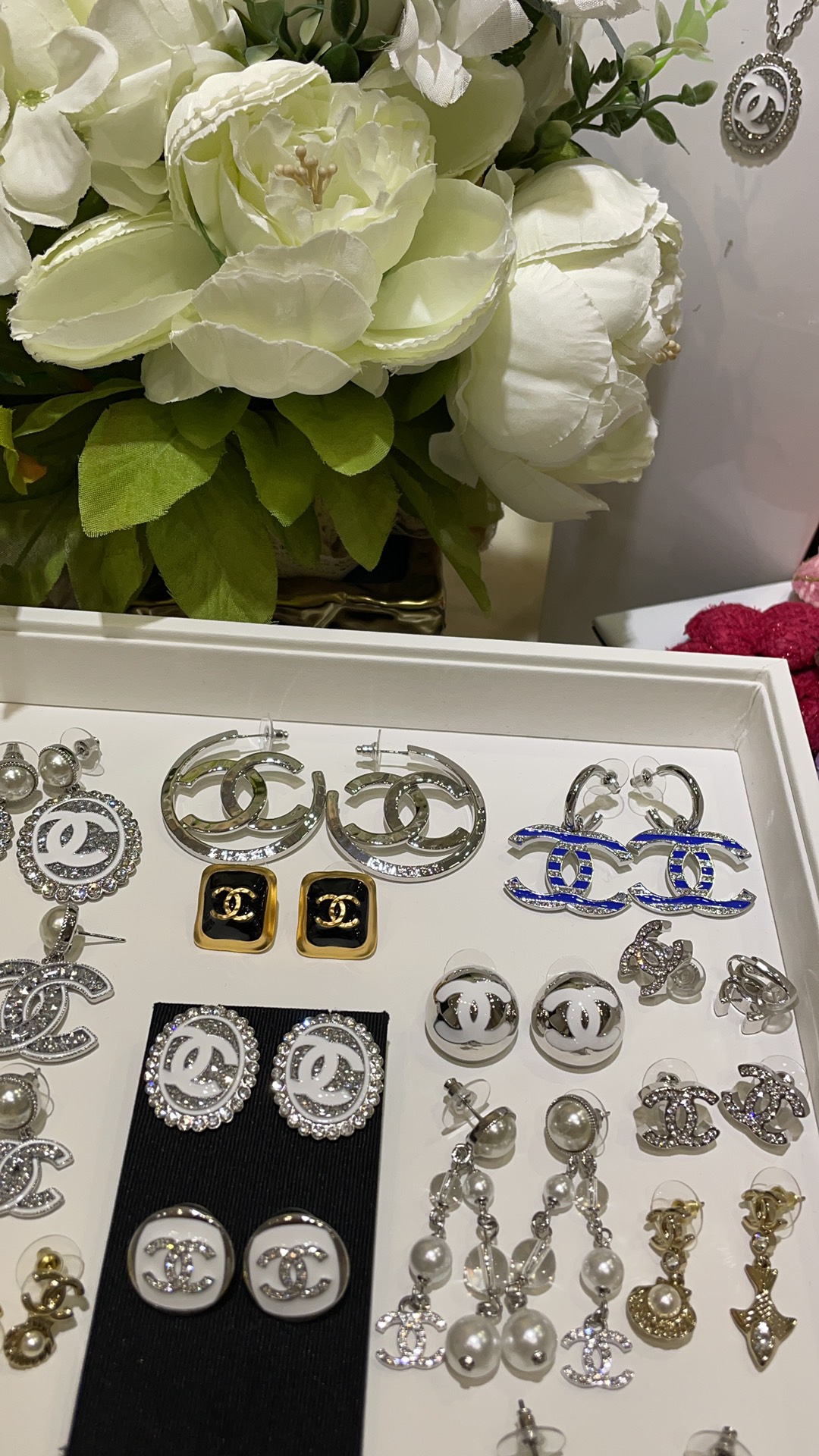NO:631095,Large collection of the latest earrings, exquisite everyday, fashionable and hot girls, various styles. Buy a few pairs. Change the matching according to the clothes every day, earrings, Cartier high-end jewelry19860909最新款 耳钉耳环大合集 精致日常 时髦辣妹 各种风格都有 多买几对 每天根据服饰换着搭配不重样,,earrings,卡迪亚高端饰品,Jewelry