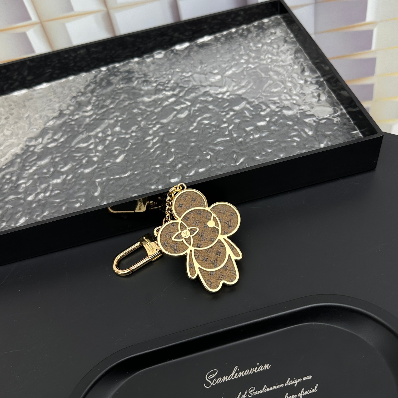 Cute VV N doll keychain