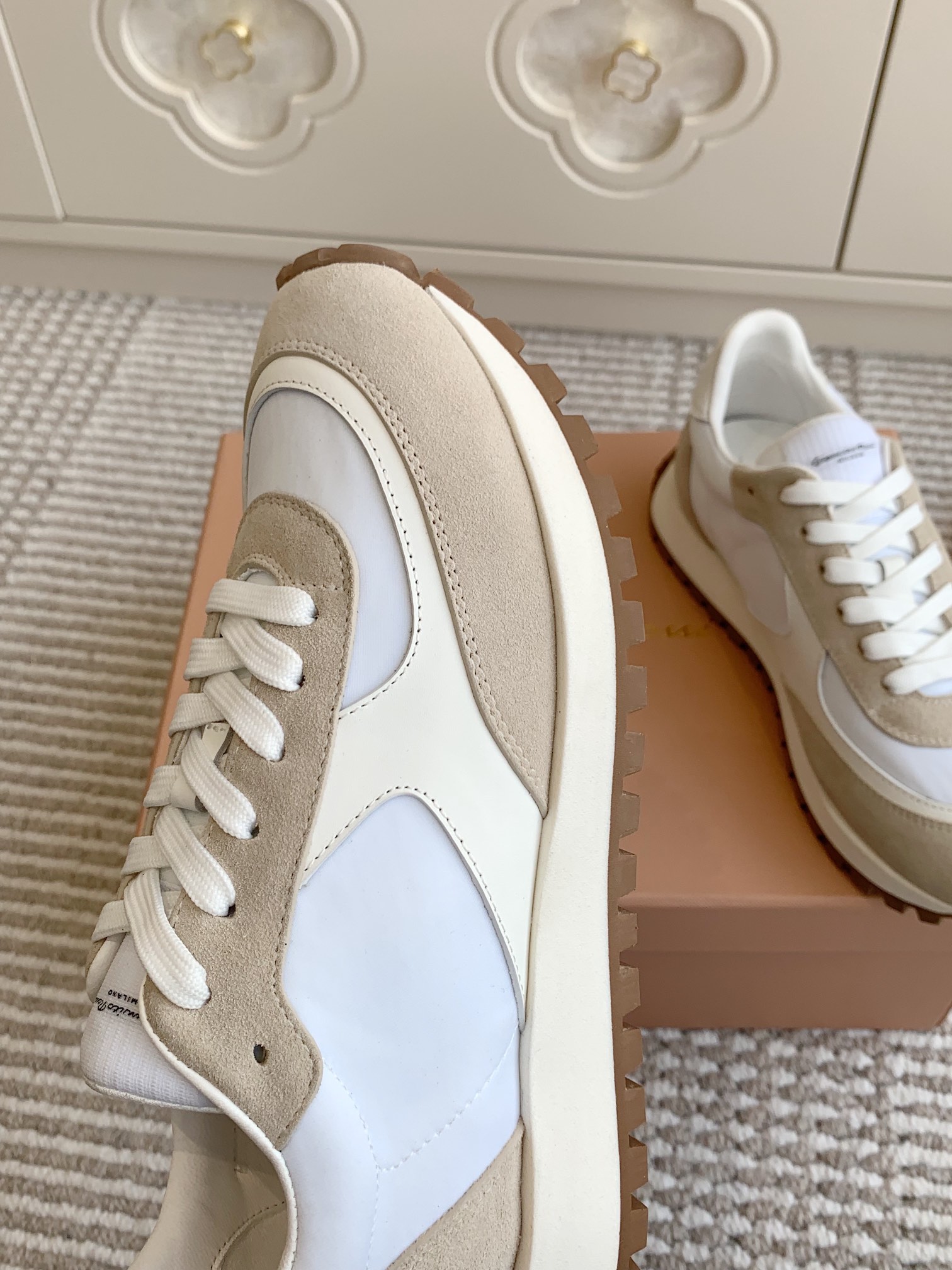 “2025 Gianvito Rossi Sports Shoe Collection: Durable, Classic, and Stylish” - 图片 6