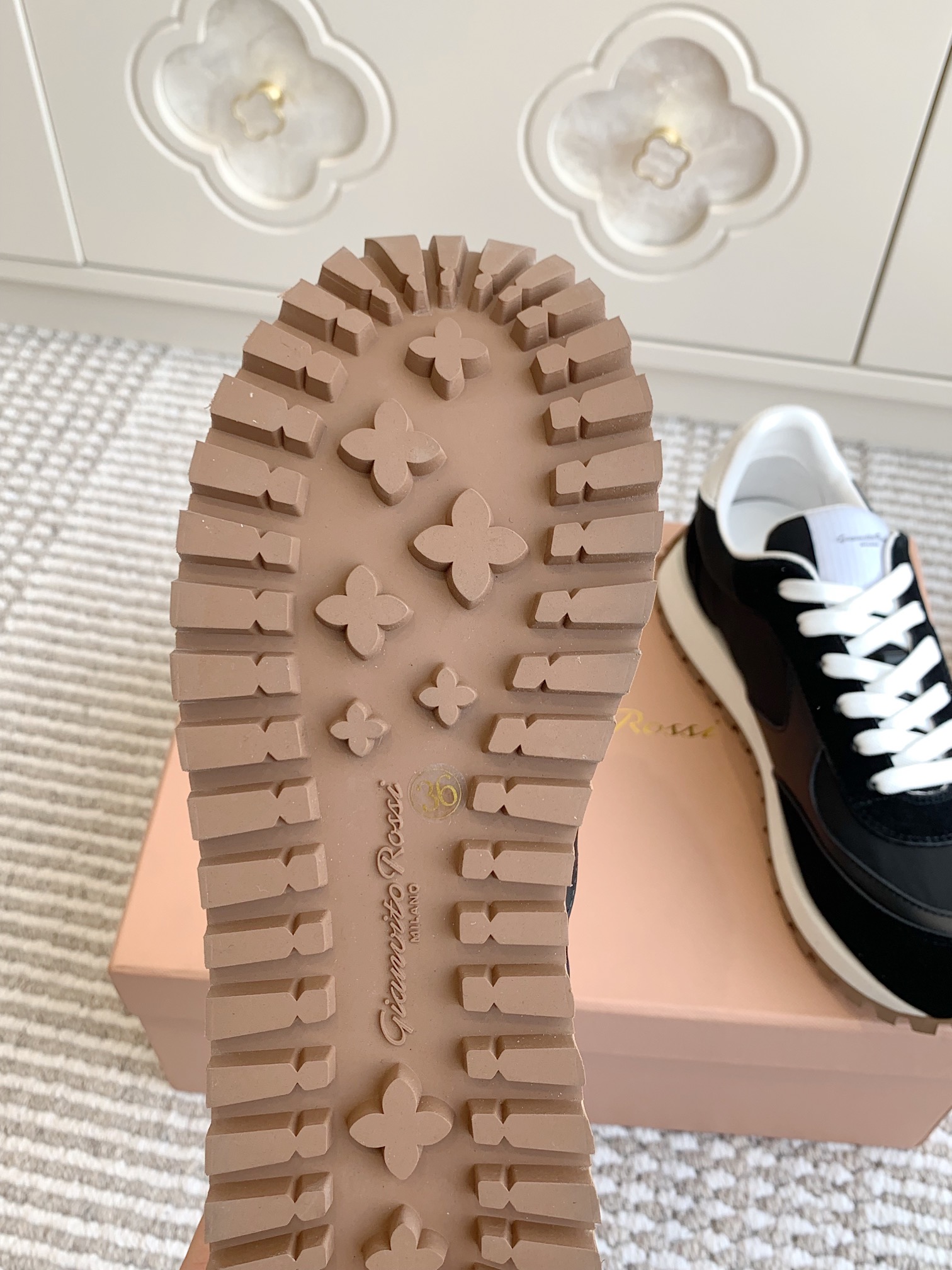 Gianvito Rossi 2025: Durable Classic Sports Shoe Series for All Seasons - 图片 9