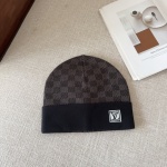 P80055 مع عبوات LV Louis Vuitton 2025 الخريف والشتاء Cap الجديد الصوف ، القبعات المحبوكة للرجال والسيدات 1 P80055 مع عبوات LV Louis Vuitton 2025 الخريف والشتاء Cap الجديد الصوف ، القبعات المحبوكة للرجال والسيدات