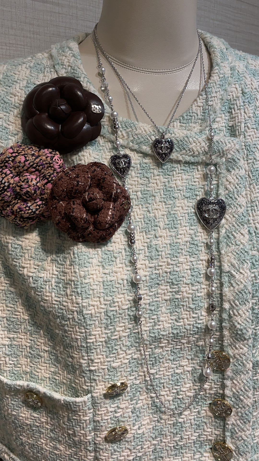 NO:631096,88280, Today's new sweater chain 24K new silver double C lace glazed love heart pearl necklace sweater chain lace glazed love heart is really vintage and y2k. It is noble and fashionable to wear on the upper body. It is suitable for sweet girls and hot girls. z consistent brass material, sweaters, necklace, Cardia high-end jewelry1986090988280,今日新品毛衣链 24K新款银色双C蕾丝琉璃爱心珍珠项链毛衣链 蕾丝琉璃爱心真的很vintage很y2k 佩戴上身贵气又时髦 甜妹辣妹都适合 z一致黄铜材质,,sweaters,necklace,卡迪亚高端饰品,Jewelry