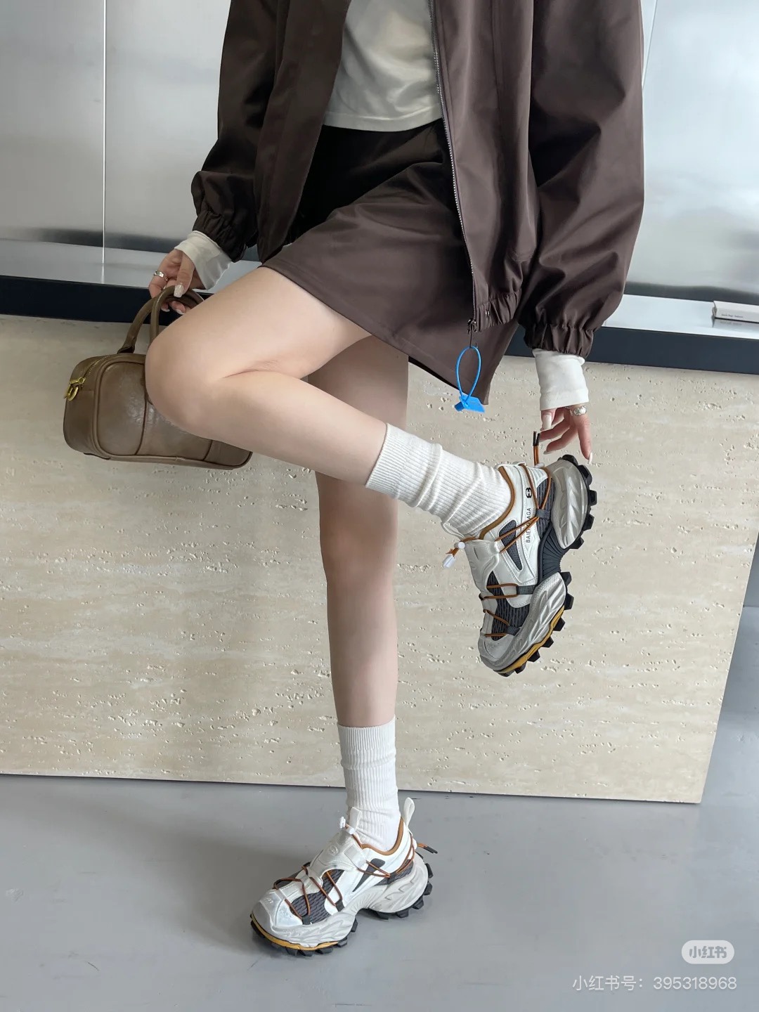 NO:129300,Reference picture of the foot, daddy shoes19860909上脚参考图,老爹鞋,Women's Shoes