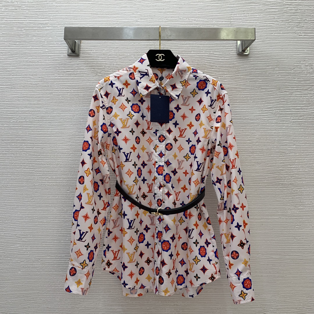 NO:295567,Model number D24122587 LOUIS*Doujia LV new model customized emulated silk fabric classic presbyterian logo printed loose casual buckle lapel long sleeve shirt with belt!  (M size bust 104, sleeve length 60, clothing length 72, louis vuitton, louis vuitton, louis vuitton, louis vuitton, louis vuitton, real silk, alexander wang19860909款号D24122587 LOUIS*驴家LV新款 定制仿真丝面料经典老花logo印花宽松休闲系扣翻领长袖衬衣配有腰带！（M码胸围104,袖长60,衣长72,,louis vuitton,louis vuitton,louis vuitton,louis vuitton,real silk,alexander wang,Women's clothing