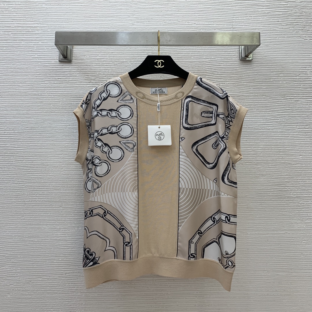 NO:295588,Model number G25010416 Hermè* new high-end custom 19 Mmi silk twill spliced ​​wool tin silk blend knitted fabric chain ring geometric pattern printed loose versatile round neck vest sleeve silk top!  Khaki, (M size bust 106, sleeve length 21, clothing length 96), hermes, real silk, alexander wang19860909款号G25010416 Hermè*新款 高端定制19姆米真丝斜纹绸拼接羊毛天丝混纺针织面料链条环圈几何图案印花宽松百搭圆领坎肩袖真丝上衣！卡其色、（M码胸围106,袖长21,衣长96）,,hermes,real silk,alexander wang,Women's clothing