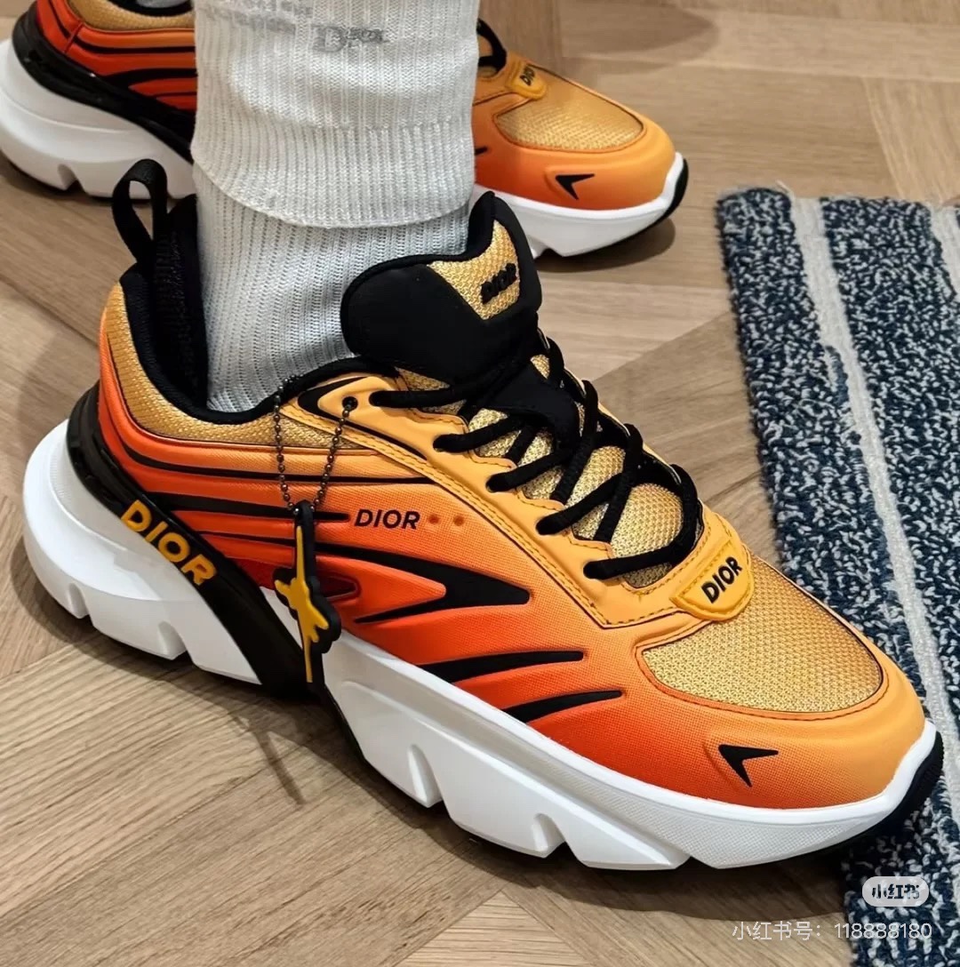 NO:129323,Demonstration picture of footwear, daddy shoes19860909上脚示范图,老爹鞋,Women's Shoes