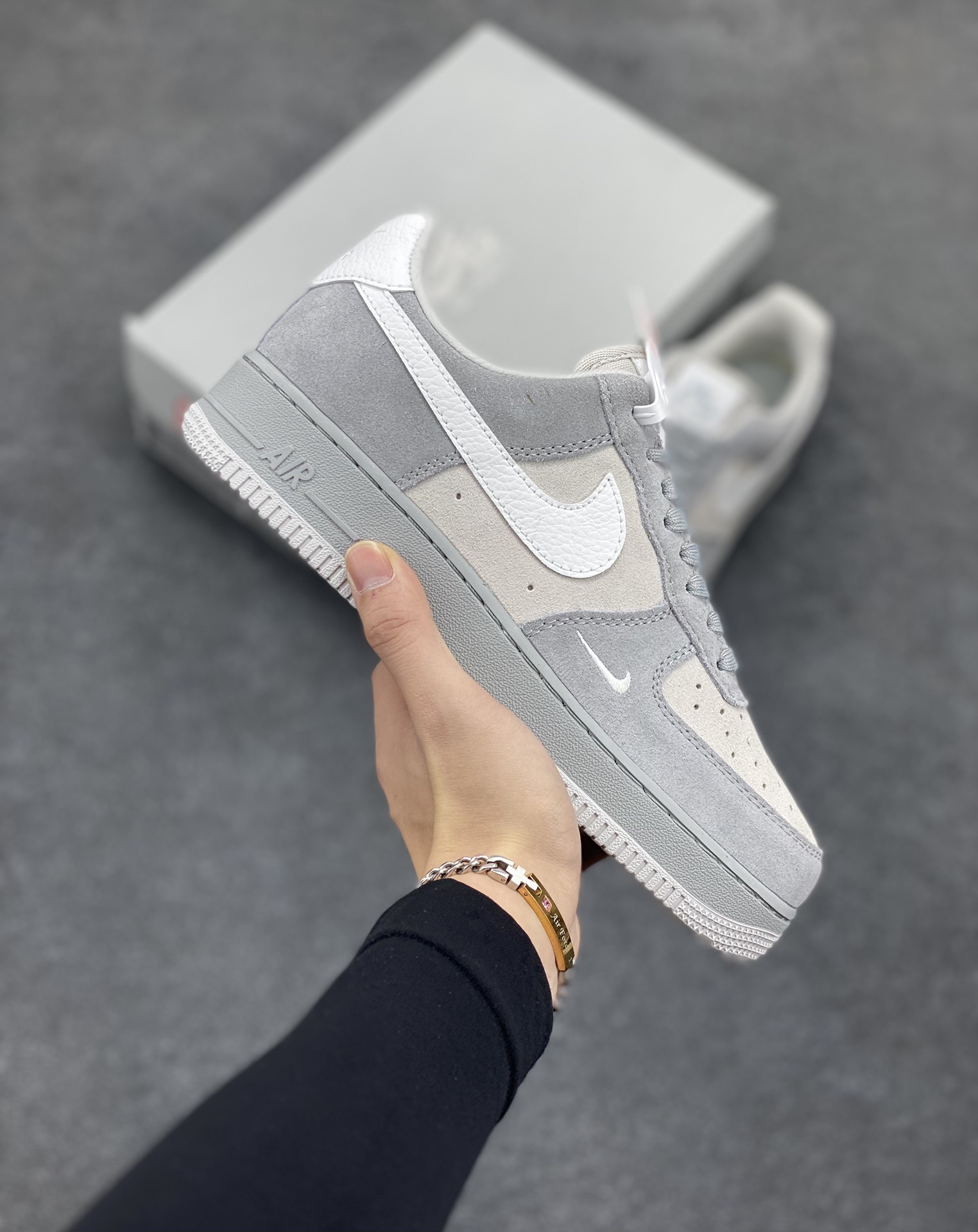 Air Force 1\’ 07 黑灰 原楦头原纸板 打造纯正空军版型 专注外贸渠道 全掌内置蜂窝气垫 #原盒配件 原厂中底钢印、拉帮完美 货号:HV3876-077 尺码:36 36.5 37.5 38 38.5 39 40 40.5 41 42 42.5 43 44 44.5 45-选品中心