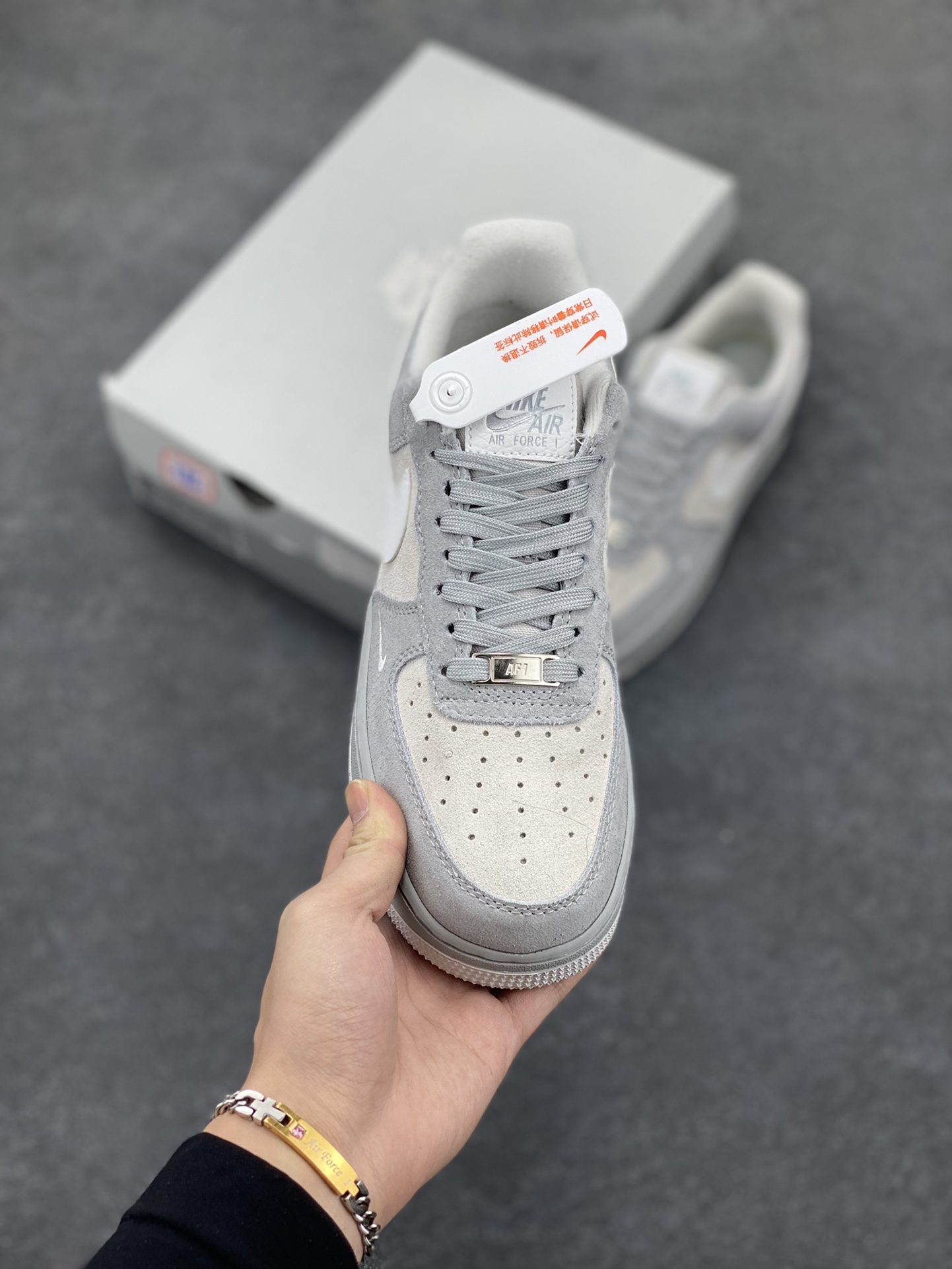 图片[2]-Air Force 1\’ 07 黑灰 原楦头原纸板 打造纯正空军版型 专注外贸渠道 全掌内置蜂窝气垫 #原盒配件 原厂中底钢印、拉帮完美 货号：HV3876-077 尺码：36 36.5 37.5 38 38.5 39 40 40.5 41 42 42.5 43 44 44.5 45-选品中心